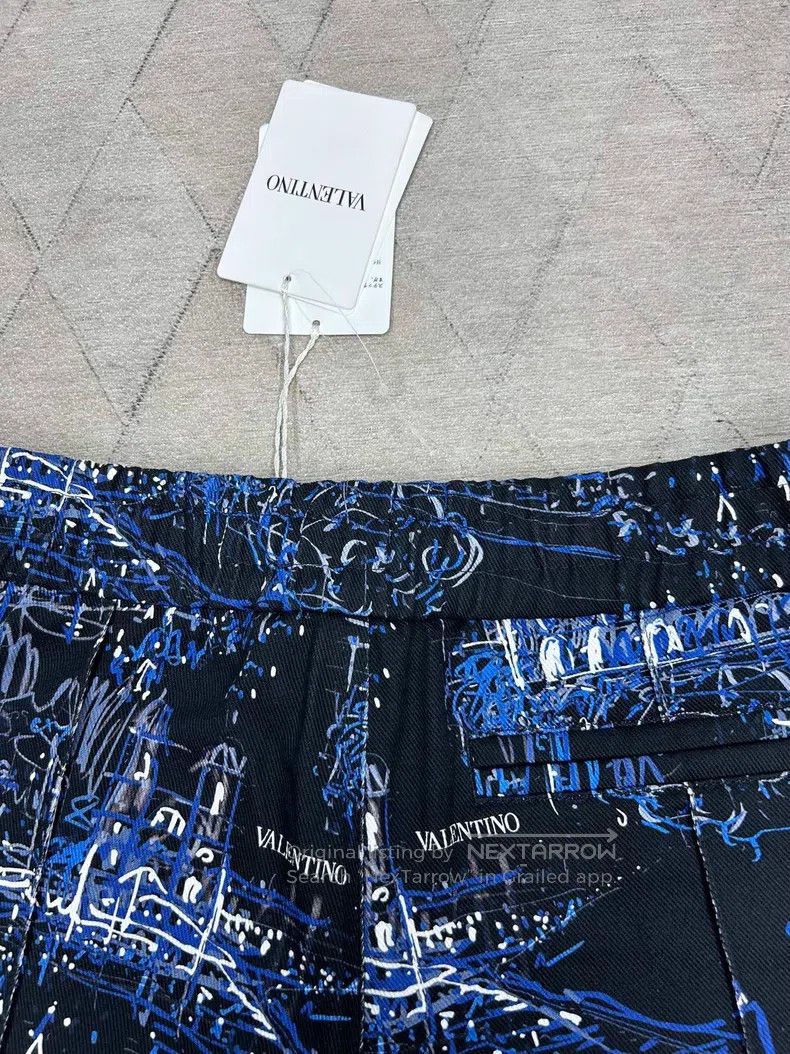 Valentino Valentino Hand-painted cargo shorts Size US 32 / EU 48 - 6 Thumbnail