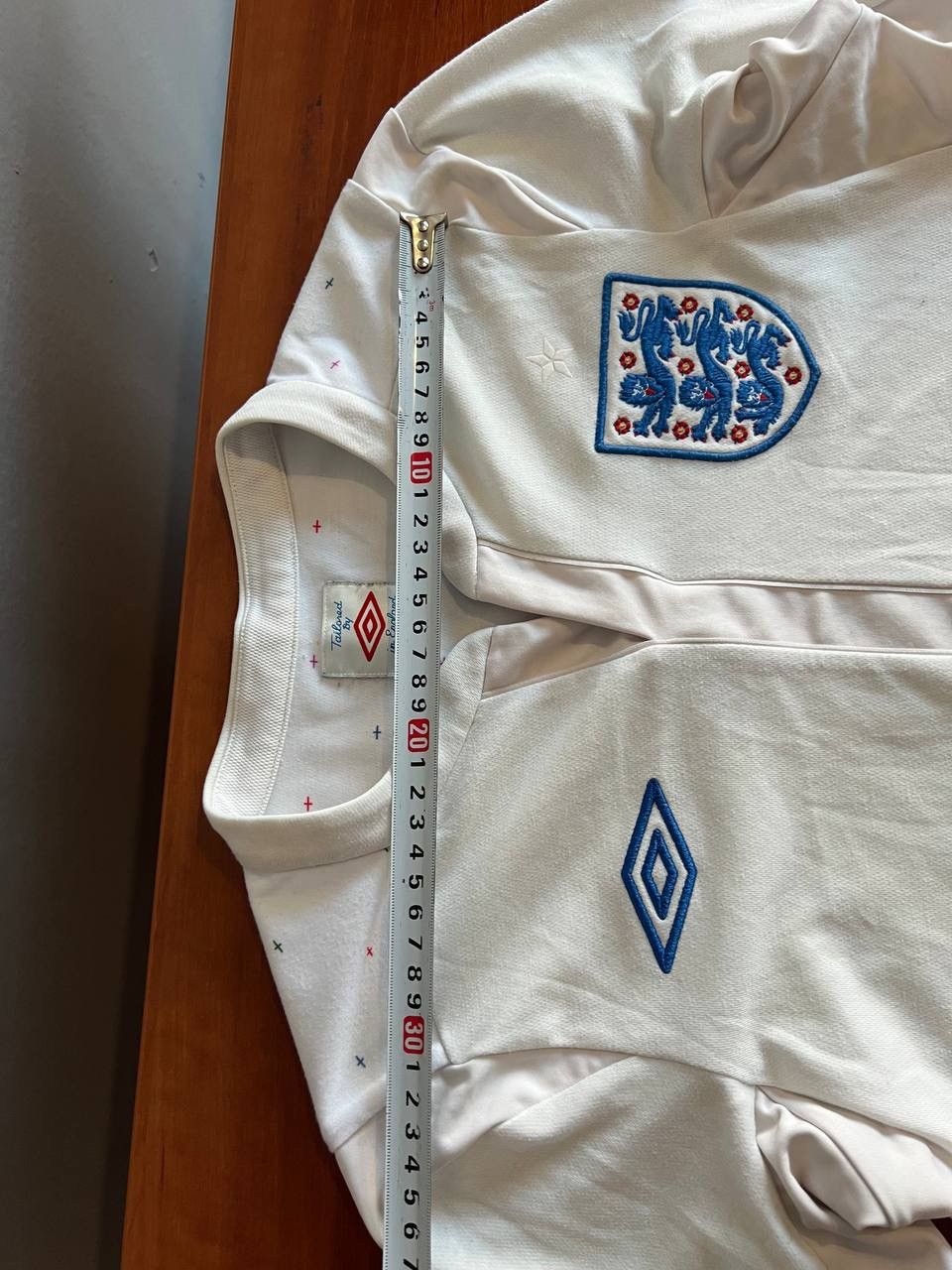 Umbro 2010/11 ENGLAND TEAM HOME SOCCER JERSEY FOOTBALL SHIRT SZ S Size US S / EU 44-46 / 1 - 19 Thumbnail
