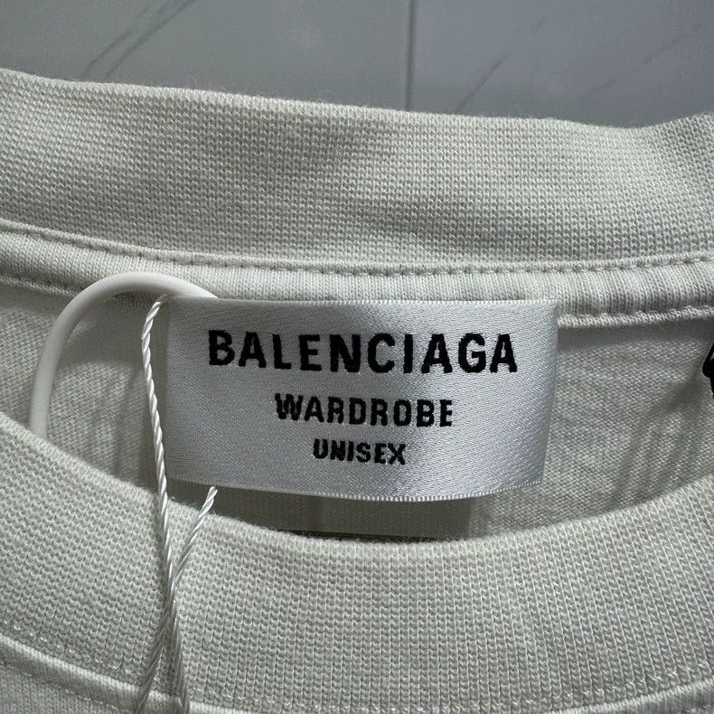 Balenciaga Balenciaga White Front and Back Embroidered Coca-Cola Wave Size US M / EU 48-50 / 2 - 5 Thumbnail