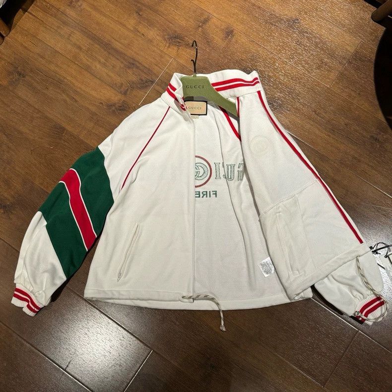 Gucci Gucci White front and back logo embroidered red and green Size US M / EU 48-50 / 2 - 3 Thumbnail