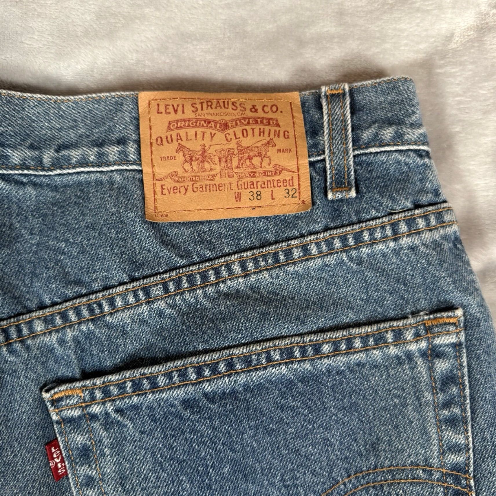 Levi's VINTAGE Levi's Relaxed Jeans Mens 38x32 Regular Straight Denim Blue 90s Logo 5-Pocket Mens Size US 36 / EU 52 - 7 Thumbnail
