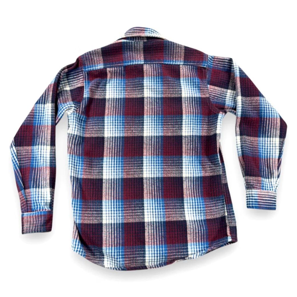 Van Heusen VINTAGE Van Heusen Shirt Mens Medium Purple Plaid Flannel 90s Grunge Outdoors Button-Up Long Sleeve Pocketed Chest 22 inches Size US M / EU 48-50 / 2 - 3 Thumbnail