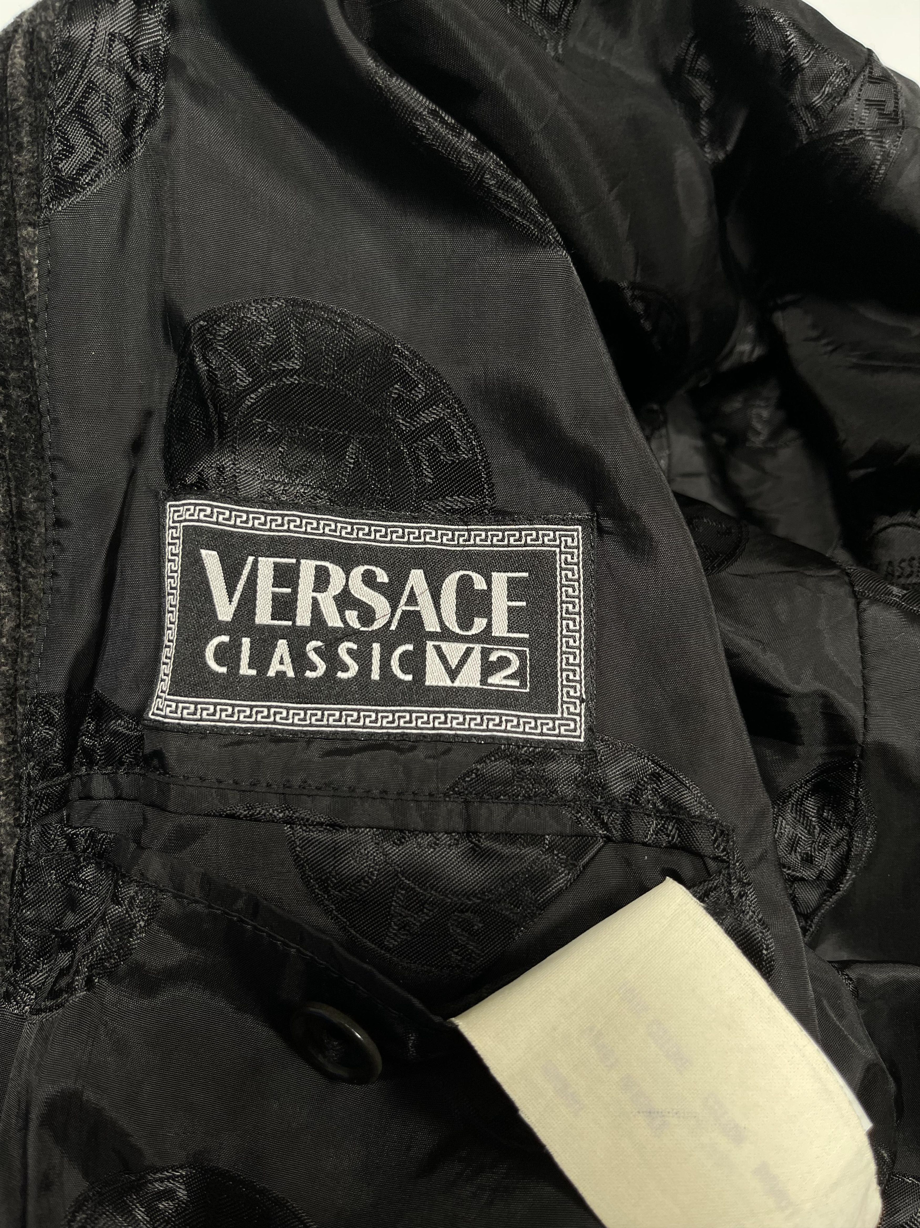 Versace Versace Velvet Textured Button Up Luxury Jacket Size US L / EU 52-54 / 3 - 11 Thumbnail
