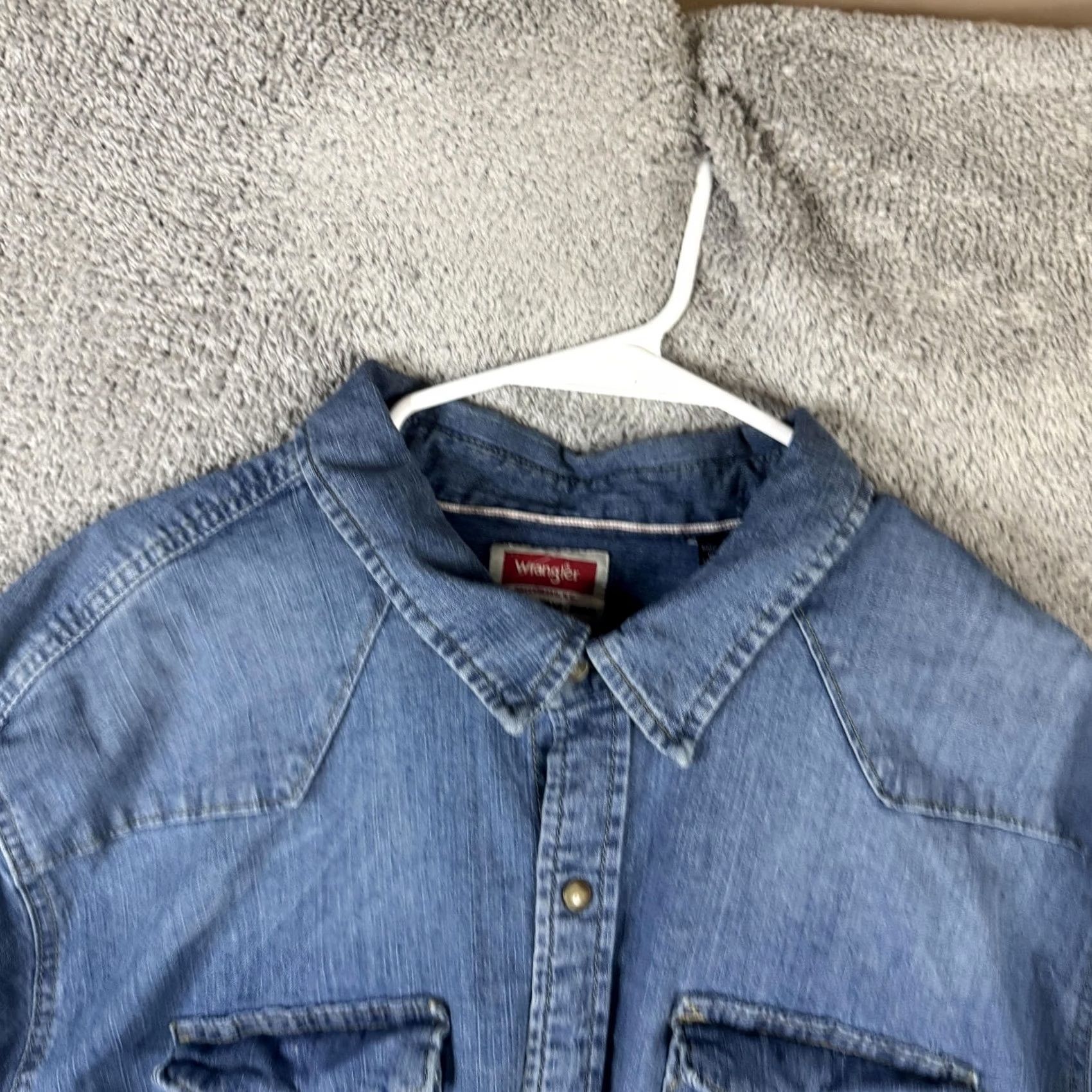 Wrangler Wrangler Shirt Mens 3XL Blue Denim Western Pearl Snap Long Sleeve Cowboy Ranch Shirt Button-Up Casual Western Mens 3XL Blue Denim Wrangler Shirt Size US XXL / EU 58 / 5 - 7 Thumbnail