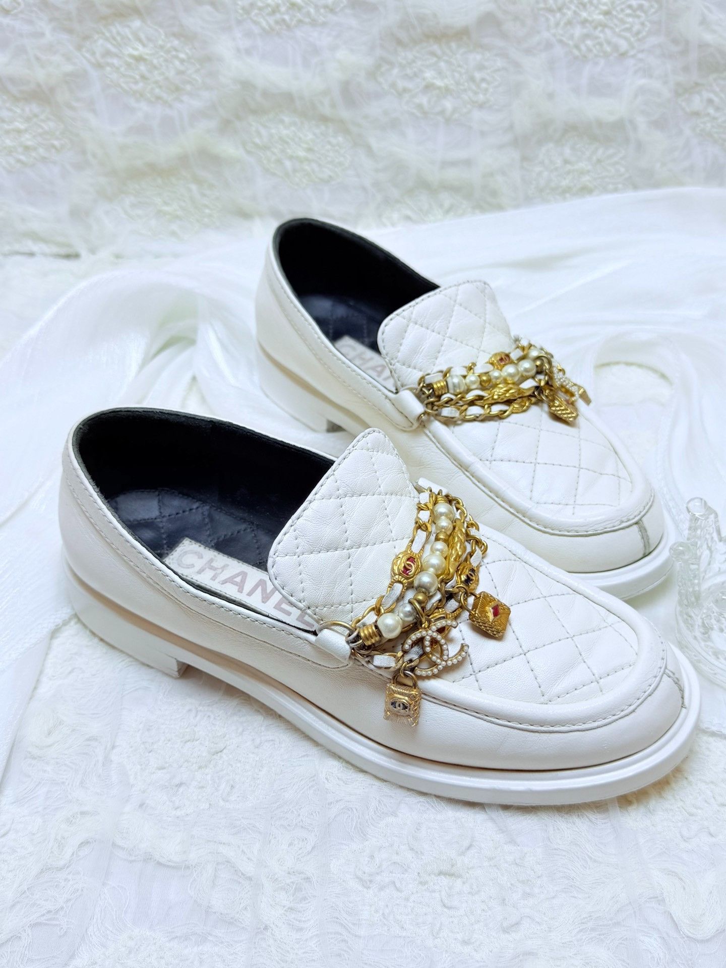 Chanel Chanel Metallic Gold Lowtop Sneakers us_6 Women Size US 6 / IT 36 - 1 Thumbnail