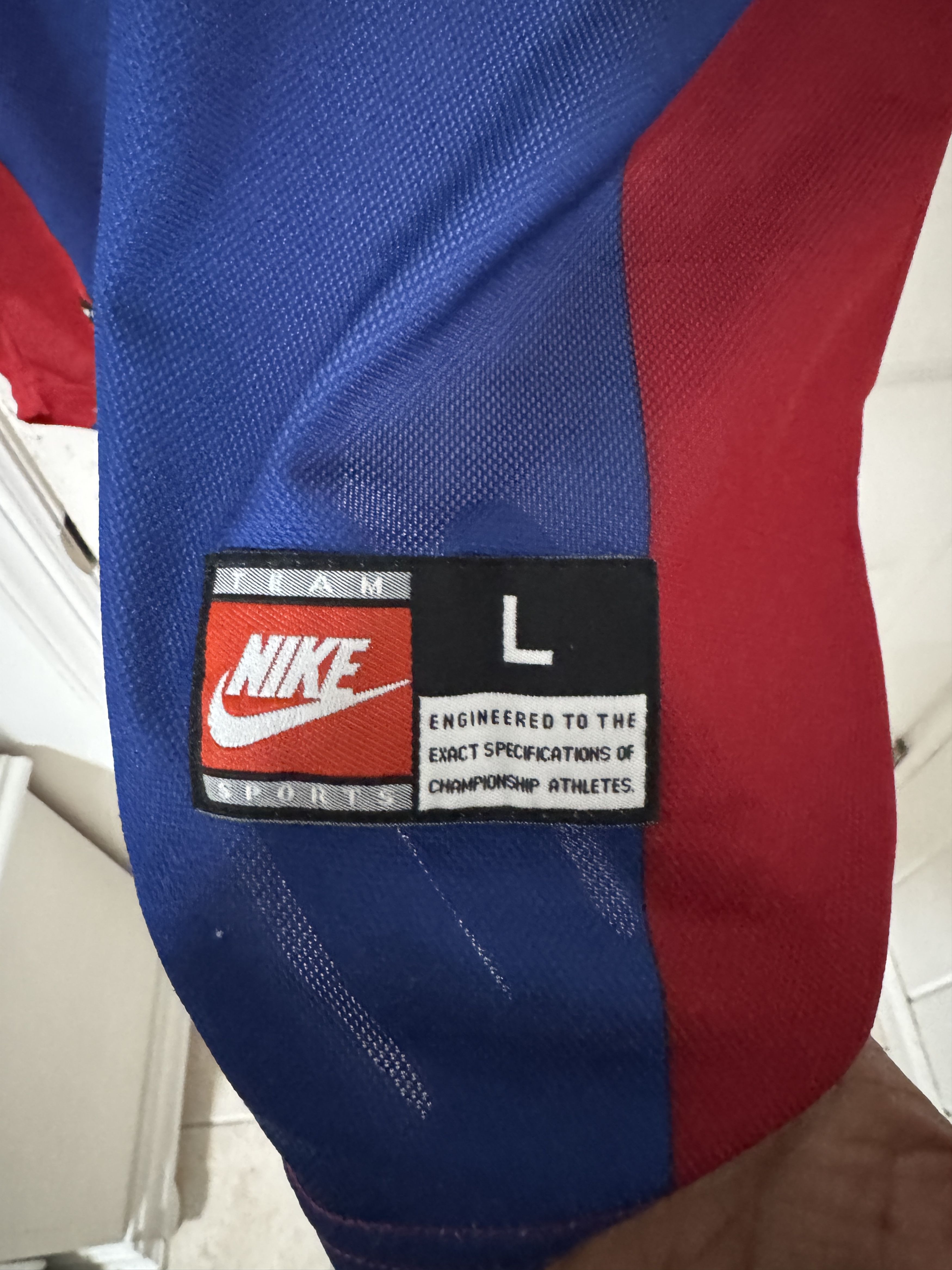 Nike FC BARCELONA 1998/99 HOME JERSEY MENS SIZE L #11 RIVALDO Size US L / EU 52-54 / 3 - 5 Thumbnail