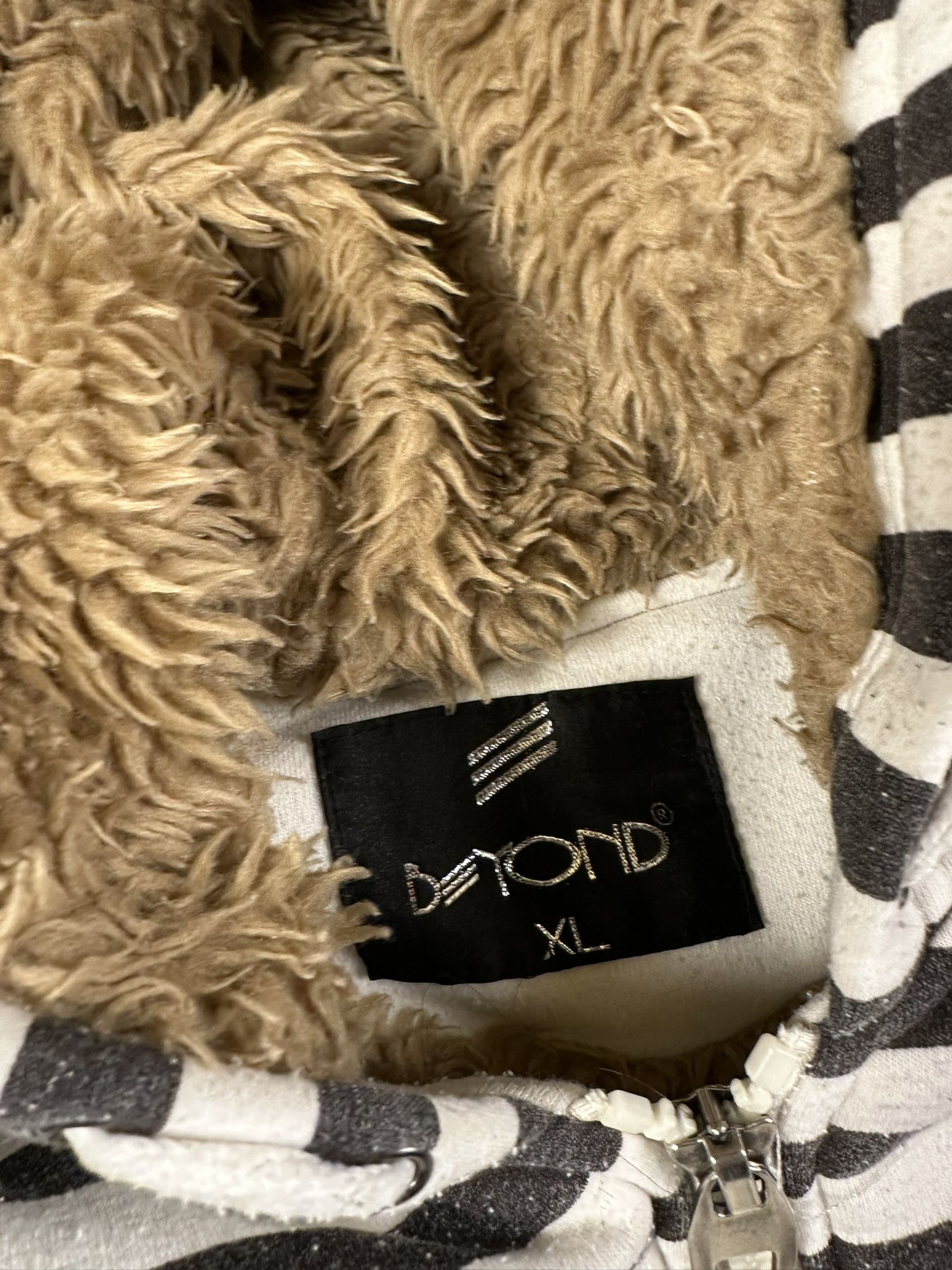Japanese Brand Vintage Y2k Fur Hood Zip Stripped Hoodie Size US XL / EU 56 / 4 - 14 Thumbnail