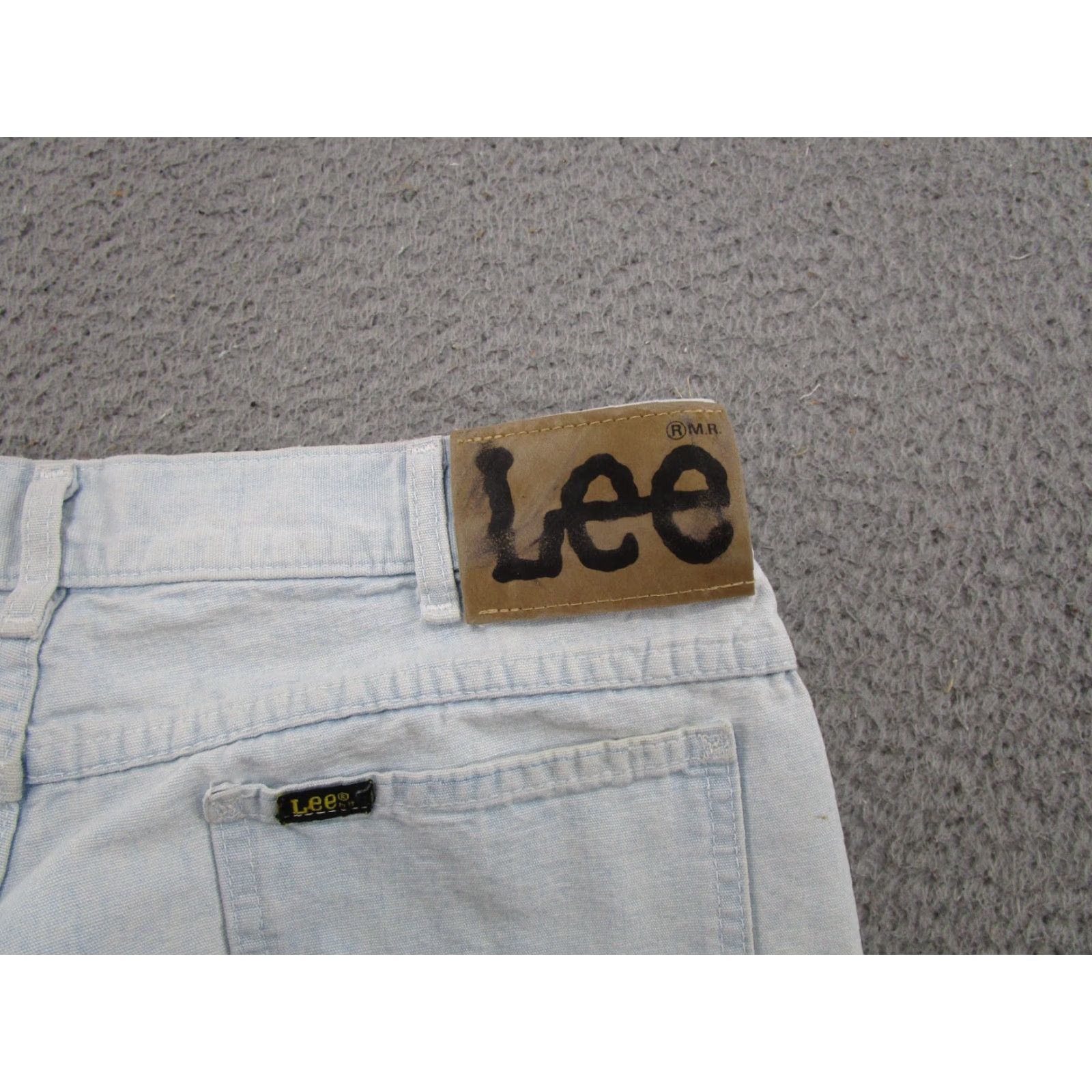 Lee VINTAGE Lee Riders Jeans SZ 34x30 Straight 80s 90s USA Light Blue Denim Man/Men Leather Logo Pattern 5-Pocket Union Made USA Lee Classic Fit Jeans Size US 34 / EU 50 - 3 Thumbnail