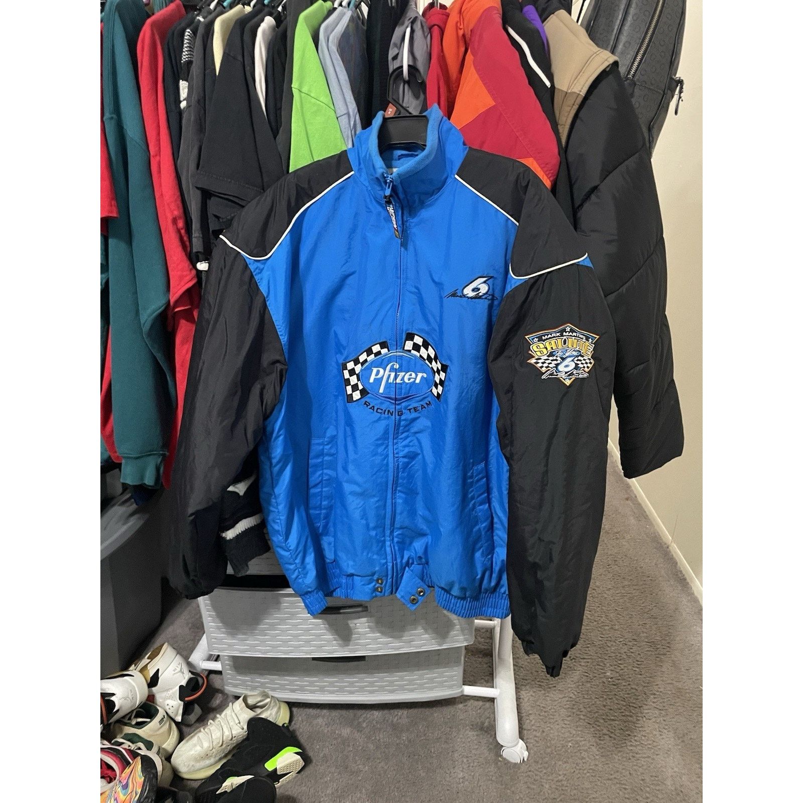 Size L- NASCAR VTG Mark Martin Pfizer Race Team Jacket