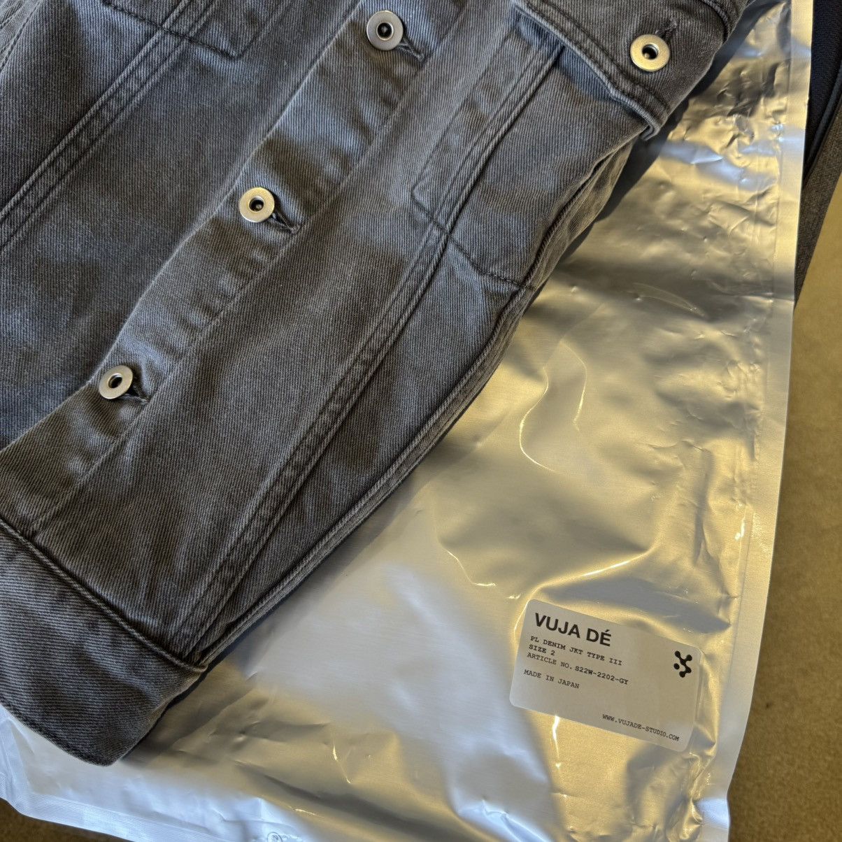 Vuja De Vuja De Grey Uneven Dye Type III Denim Jacket Size US M / EU 48-50 / 2 - 6 Thumbnail