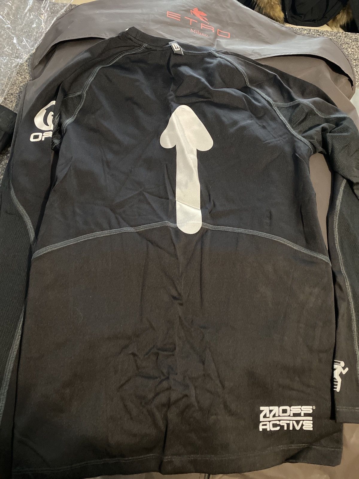 Off-White × Virgil Abloh Off-White Running L/S Tee Black Silver Size US M / EU 48-50 / 2 - 10 Thumbnail