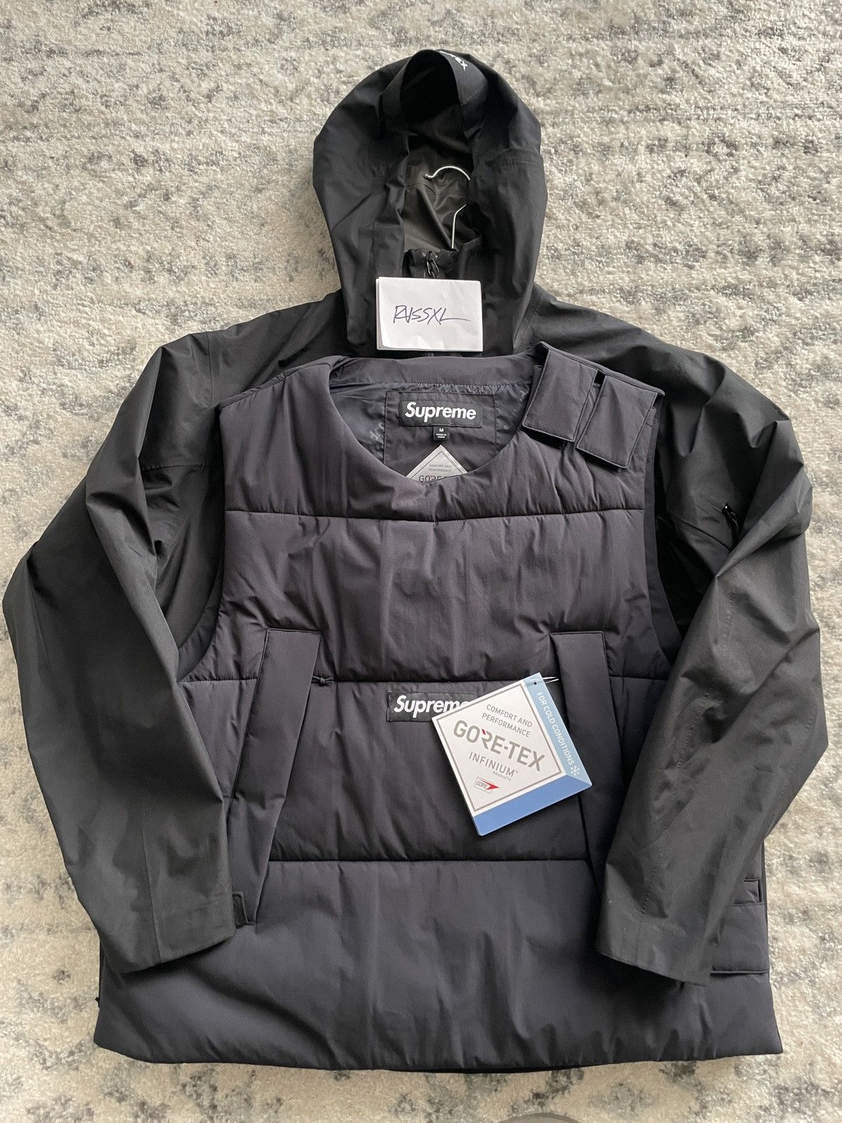 Supreme Supreme 2-In-1 Gore-Tex Shell + Windstopper Vest 'Black