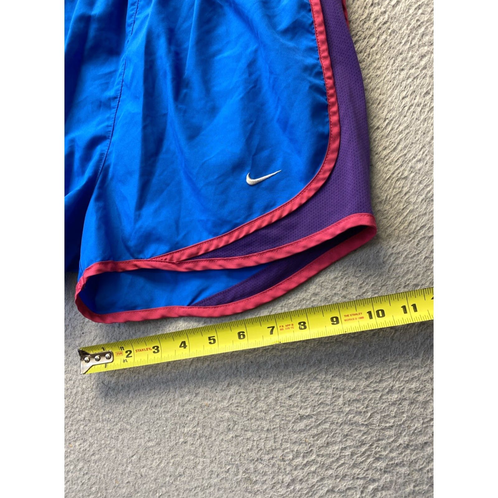Nike Nike Women's Athletic Shorts Dri Fit Running Blue Pink Size S Activewear Size 28" / US 6 / IT 42 - 7 Thumbnail