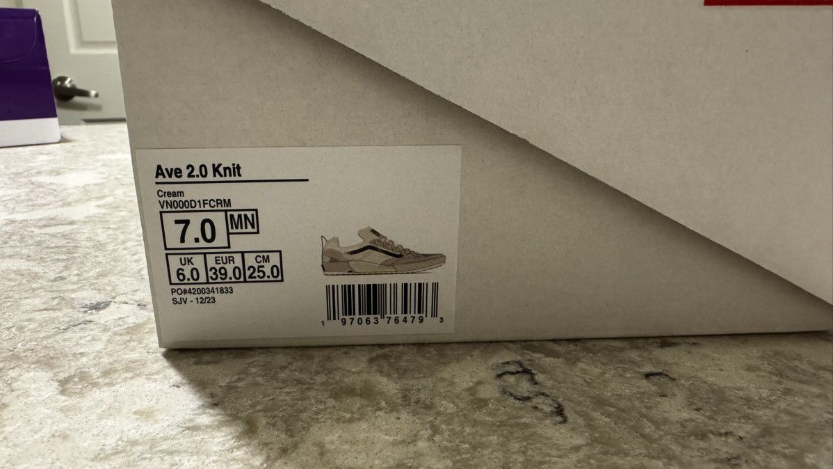 Vans Vans Ave 2.0 Size US 7 / EU 40 - 8 Thumbnail