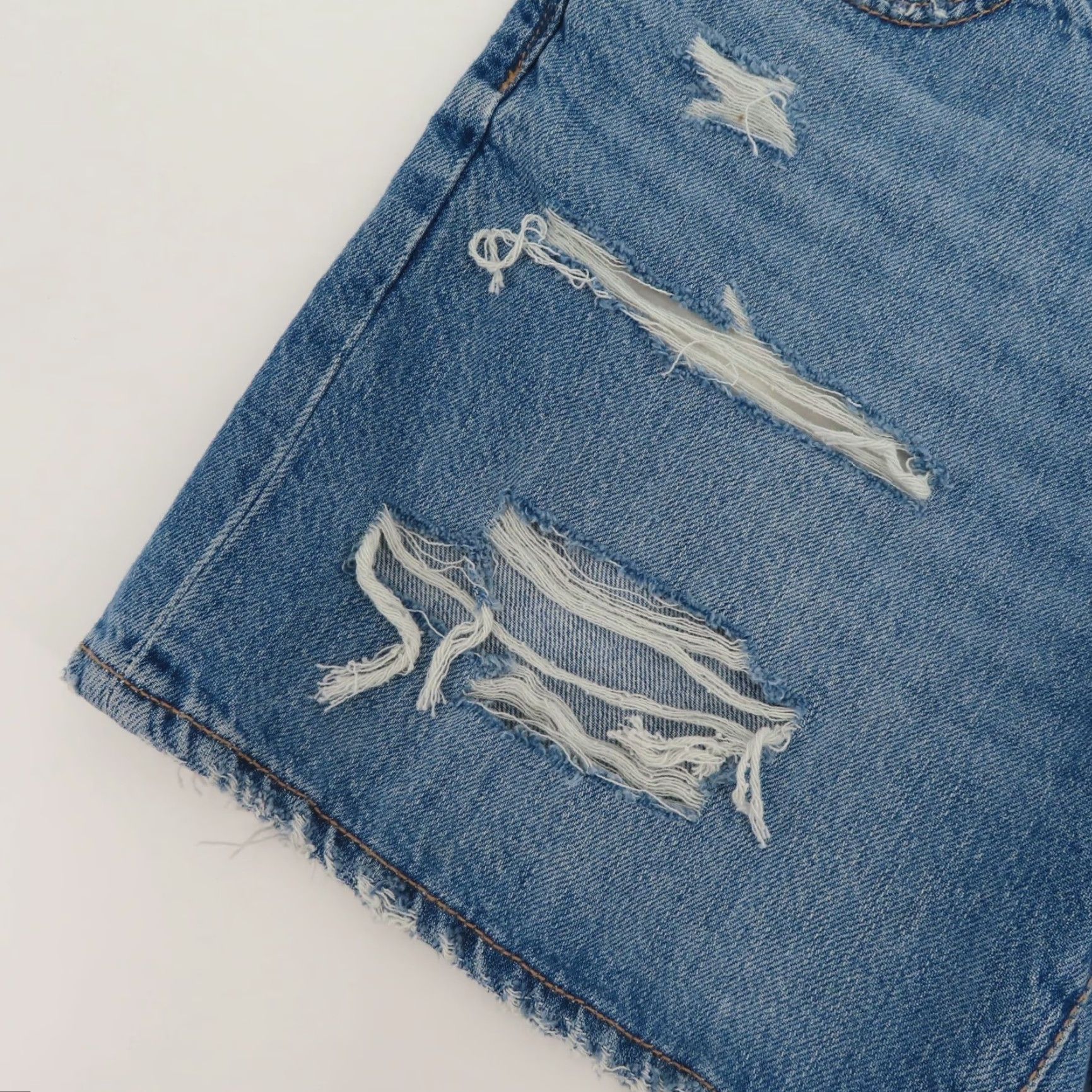 American Eagle Outfitters VINTAGE American Eagle Outfitters Women 2 26W 90s Boyfriend Long Length Distressed Denim Shorts NEW Size 26" / US 2 / IT 38 - 2 Thumbnail