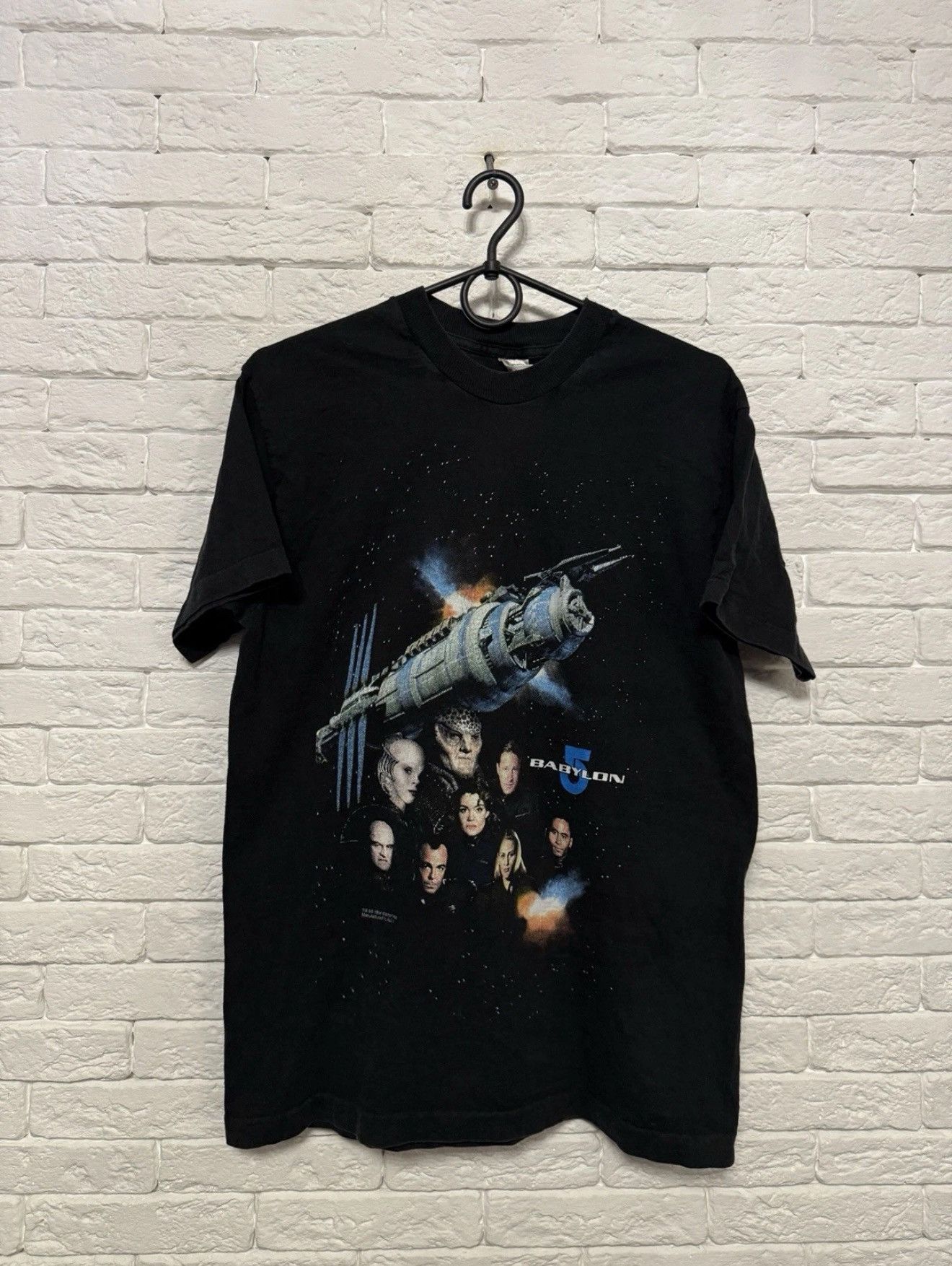 Fruit Of The Loom Vintage Babylon 5 Promo T-shirt 1994 USA Made Sz M Size US M / EU 48-50 / 2 - 1 Thumbnail