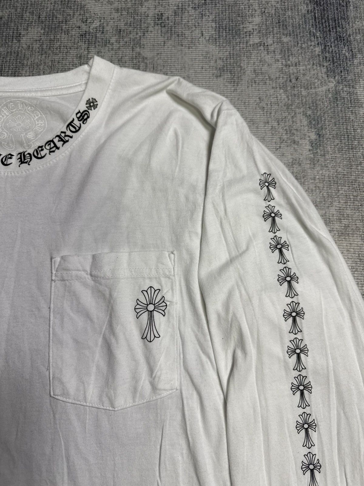 Chrome Hearts LIKE NEW! CROSS NECK PRINT LONG SLEEVES Size US M / EU 48-50 / 2 - 4 Thumbnail