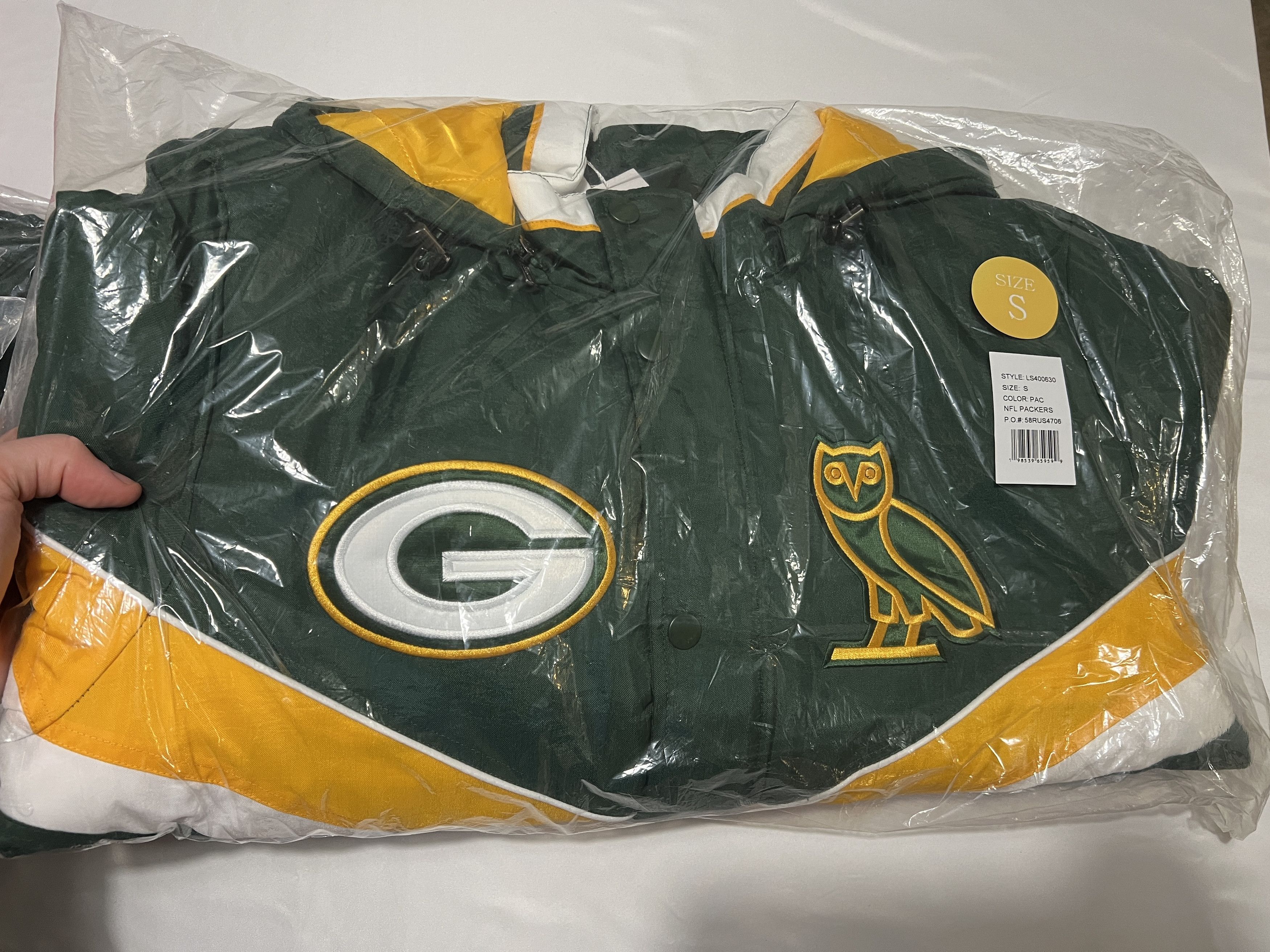 Drake OVO x NFL GREEN BAY PACKERS STARTER® SIDELINE PUFFER JACKET Size US S / EU 44-46 / 1 - 3 Thumbnail