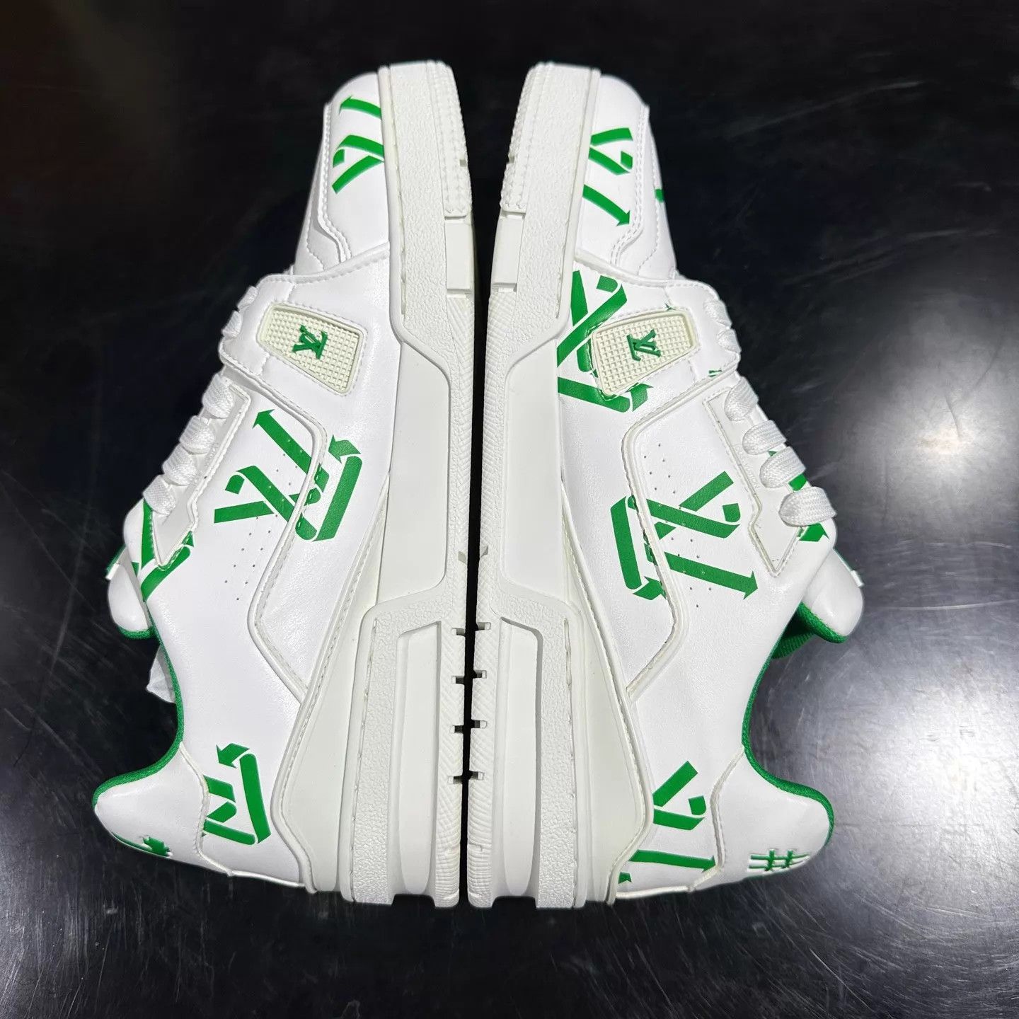 Louis Vuitton LV Trainer White Green Men's 41.5 (UK7.5) Size US 8.5 / EU 41-42 - 6 Thumbnail