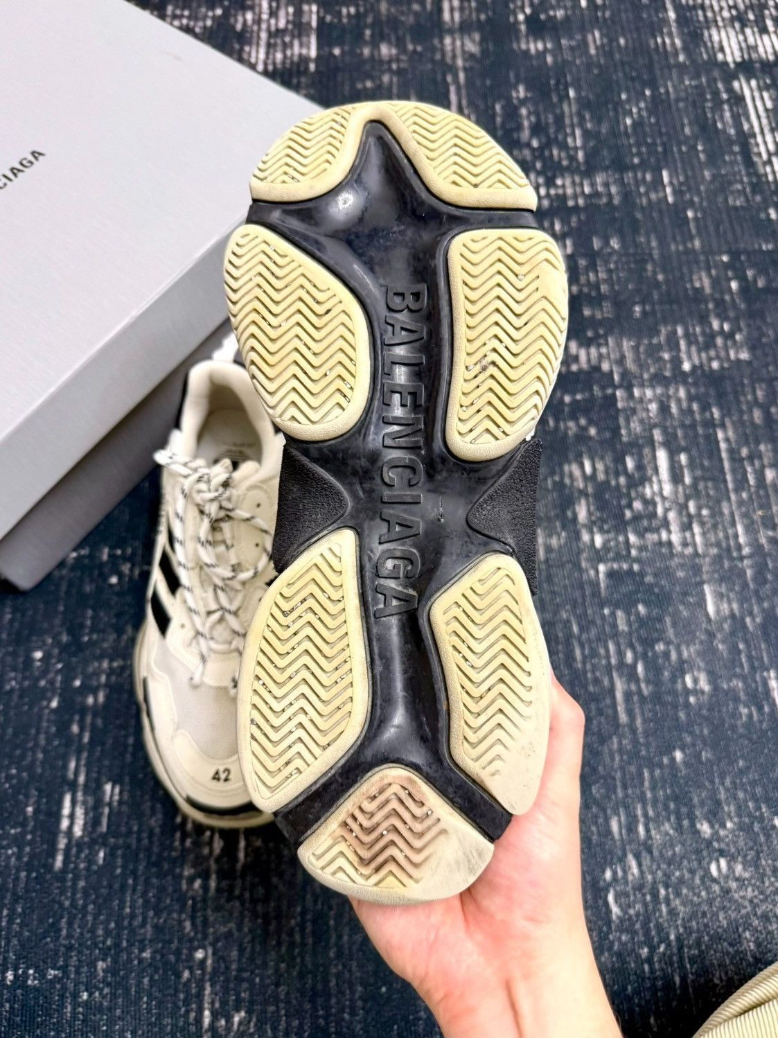 Adidas Balenciaga x Adidas Original triple S-2505 Size US 9 / EU 42 - 3 Thumbnail