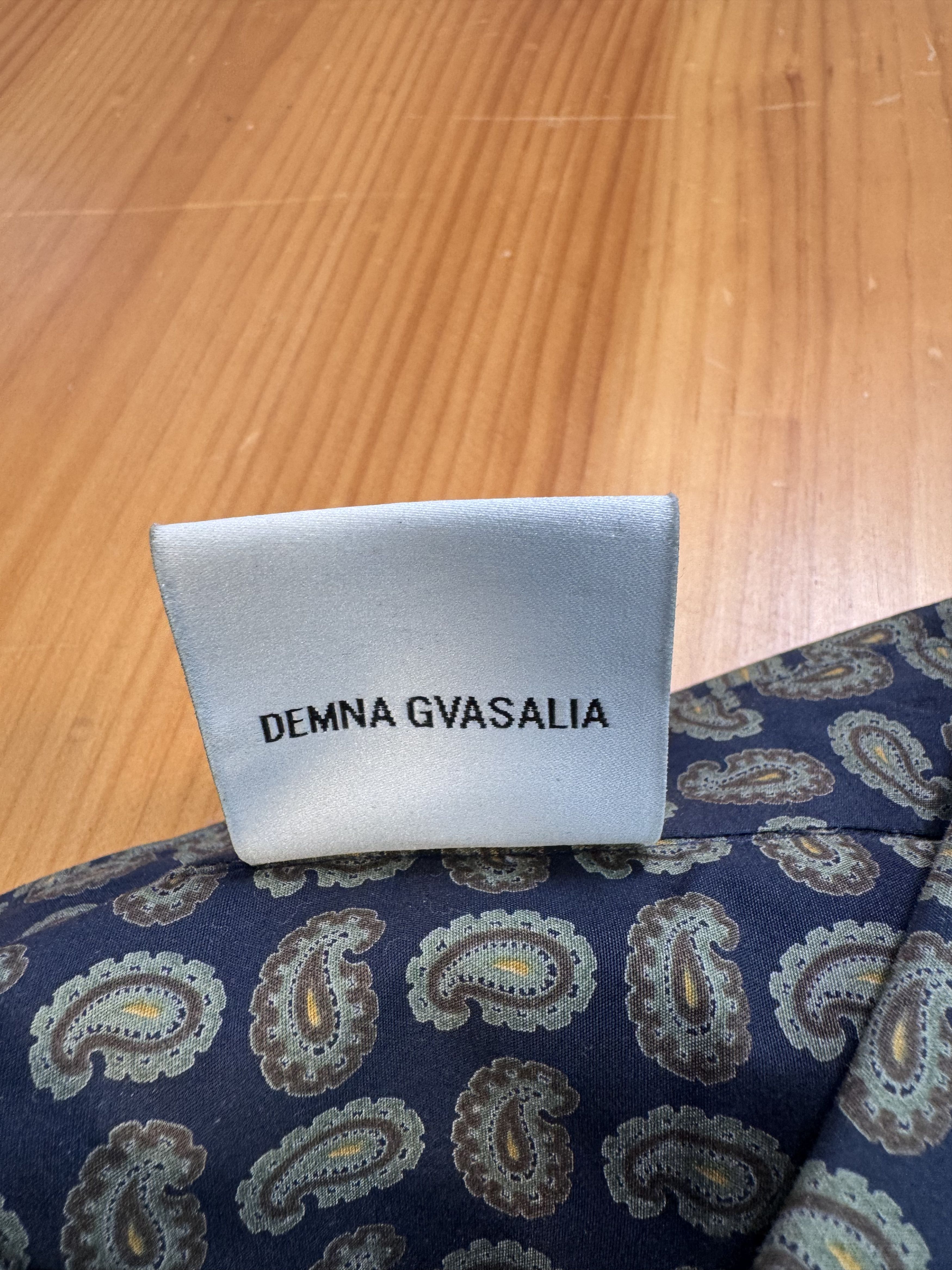 Vetements Vetements RUNWAY paisley & stickers print shirt Size US M / EU 48-50 / 2 - 9 Thumbnail
