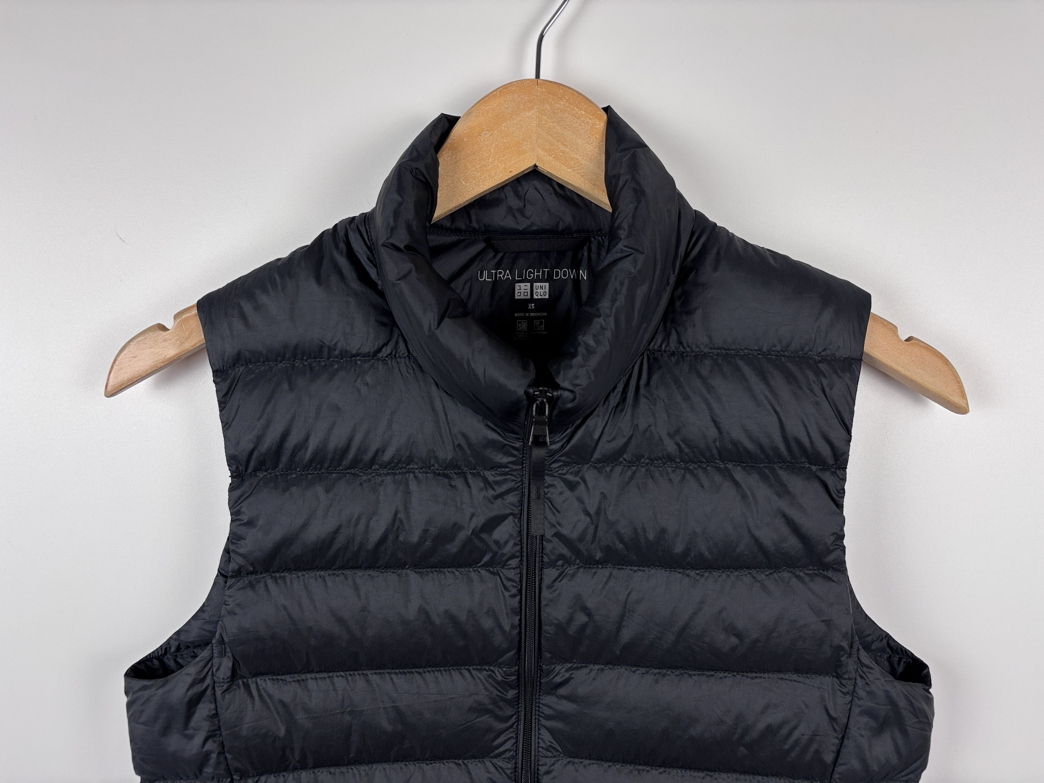 Uniqlo Womens Uniqlo Ultra Light Down Puffer Vest Black Size XS Size XS / US 0-2 / IT 36-38 - 2 Thumbnail