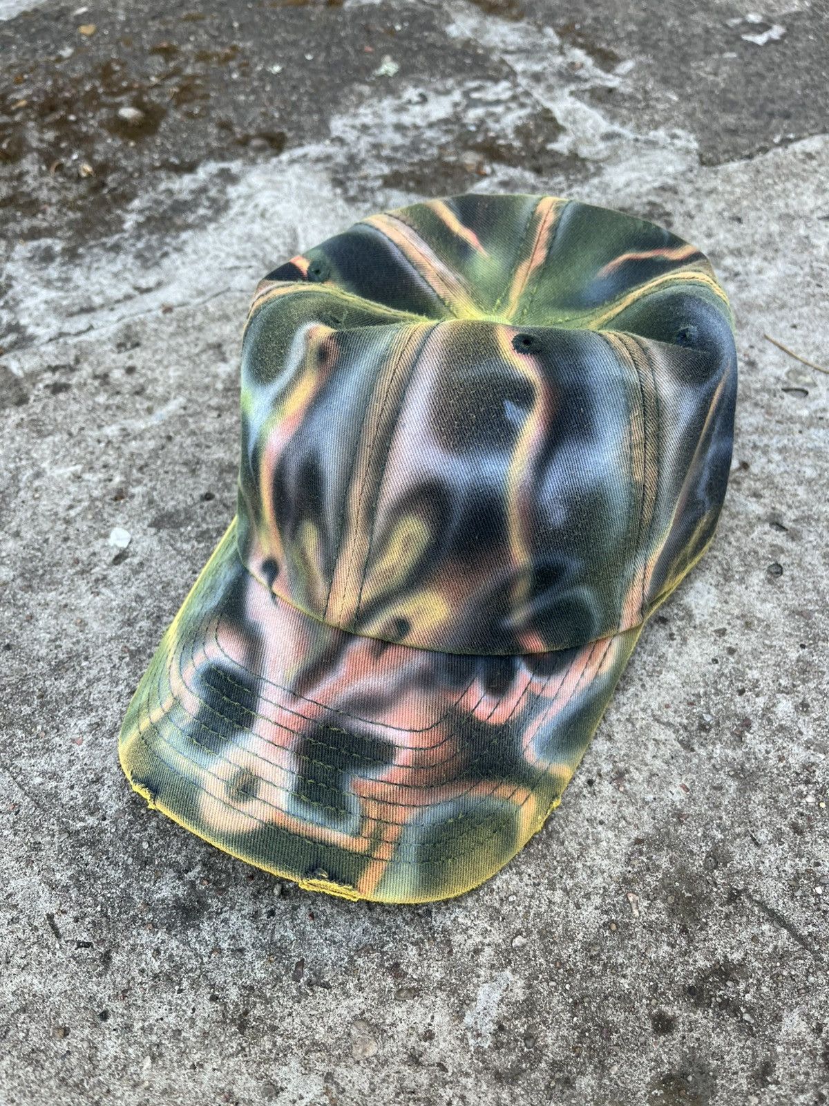 Japanese Brand Custom 1/1 Dad Cap Gull Color Bleach and airbrush Size ONE SIZE - 3 Thumbnail