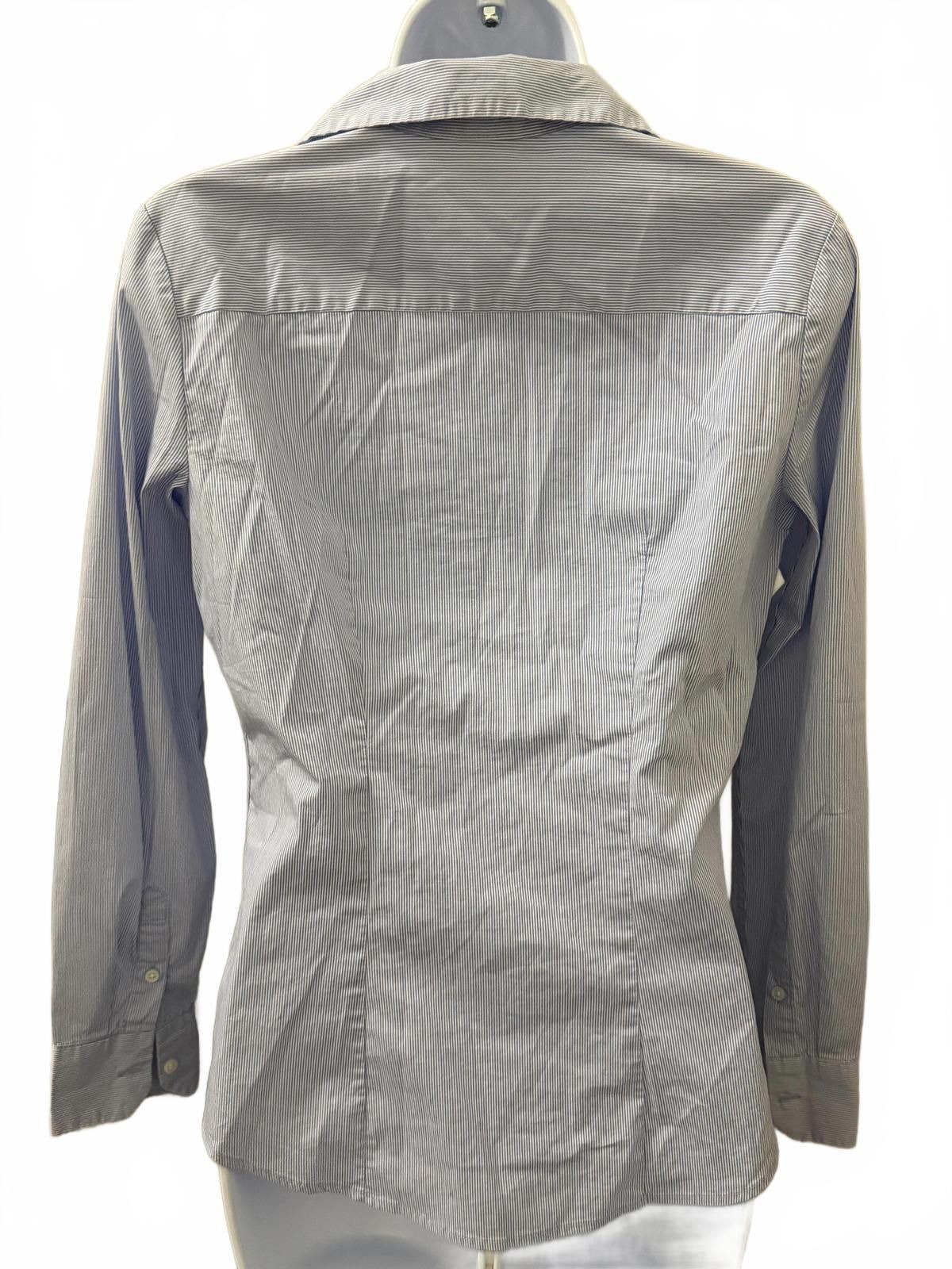 H&M H&M Button-up Longsleeve Shirt in Striped Blue (US 4) Size S / US 4 / IT 40 - 5 Thumbnail