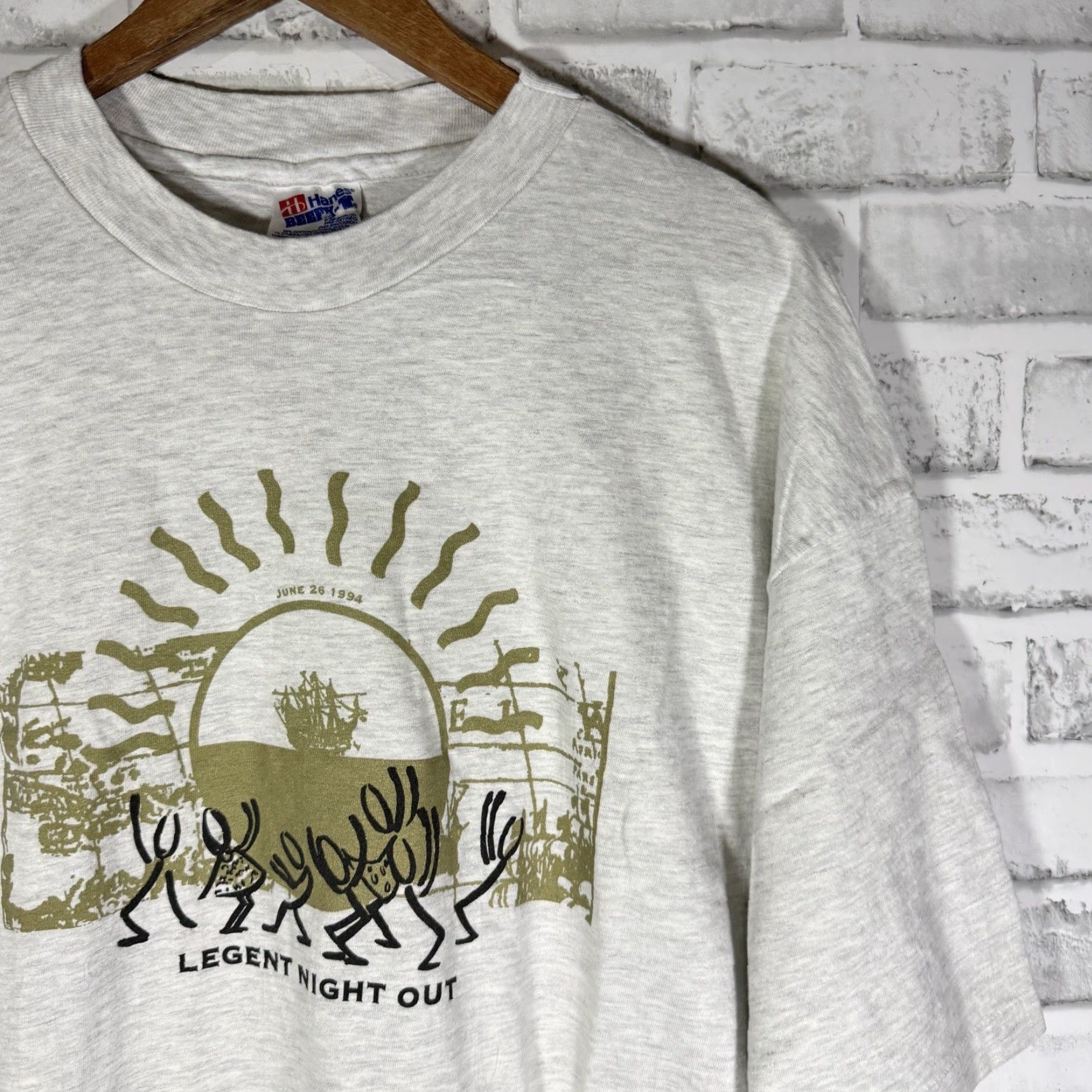 Hanes VINTAGE Hanes Stitch Graphic Tee Men 2XL White Cotton T-Shirt 90s Night Out SINGLE STITCH Mens Size US XXL / EU 58 / 5 - 2 Thumbnail