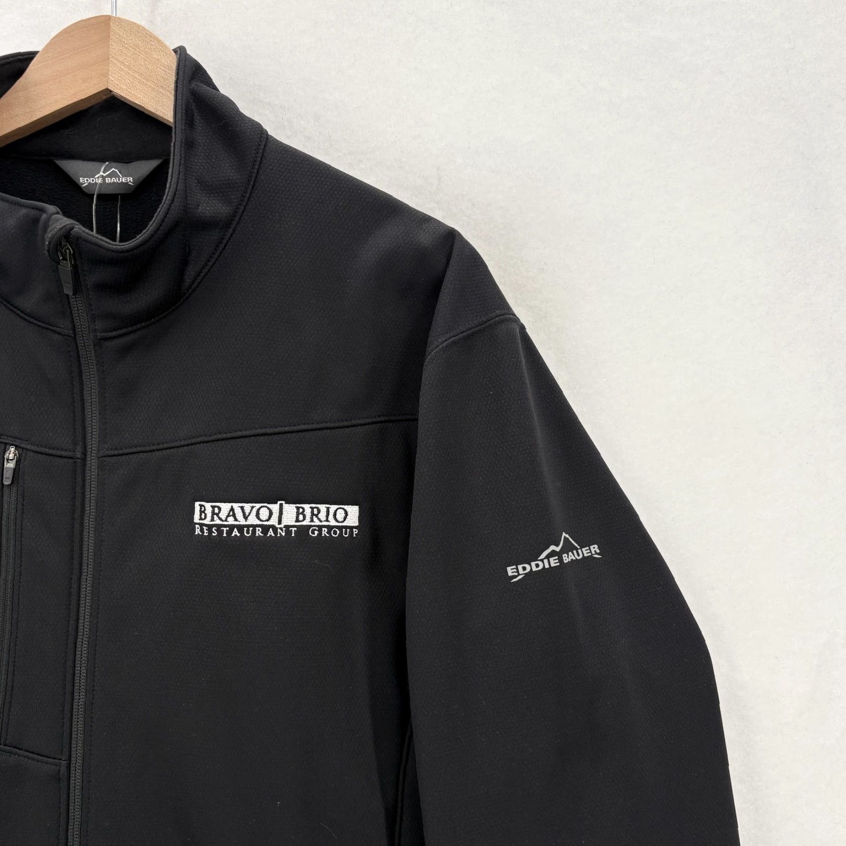 Eddie Bauer VINTAGE Eddie Bauer Jacket Mens XL Black Softshell Windbreaker Bravo Brio Logo Hiking Size US XL / EU 56 / 4 - 2 Thumbnail