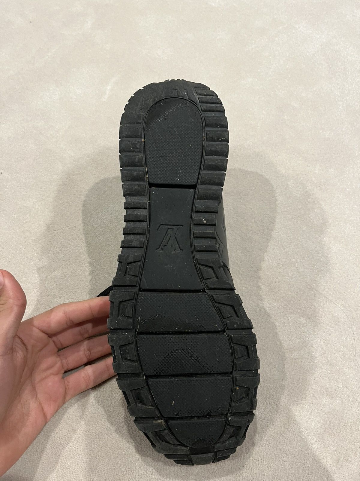 Louis Vuitton Louis Vuitton Run Away trainers Size US 10.5 / EU 43-44 - 7 Thumbnail