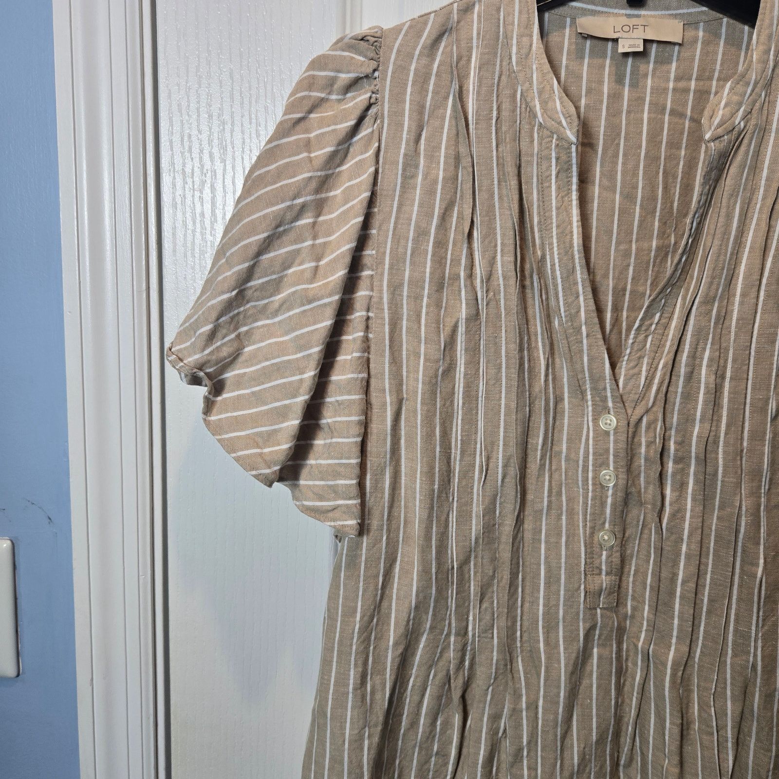 Loft Loft linen dress flowy flutter sleeves sz S striped Size S / US 4 / IT 40 - 4 Thumbnail