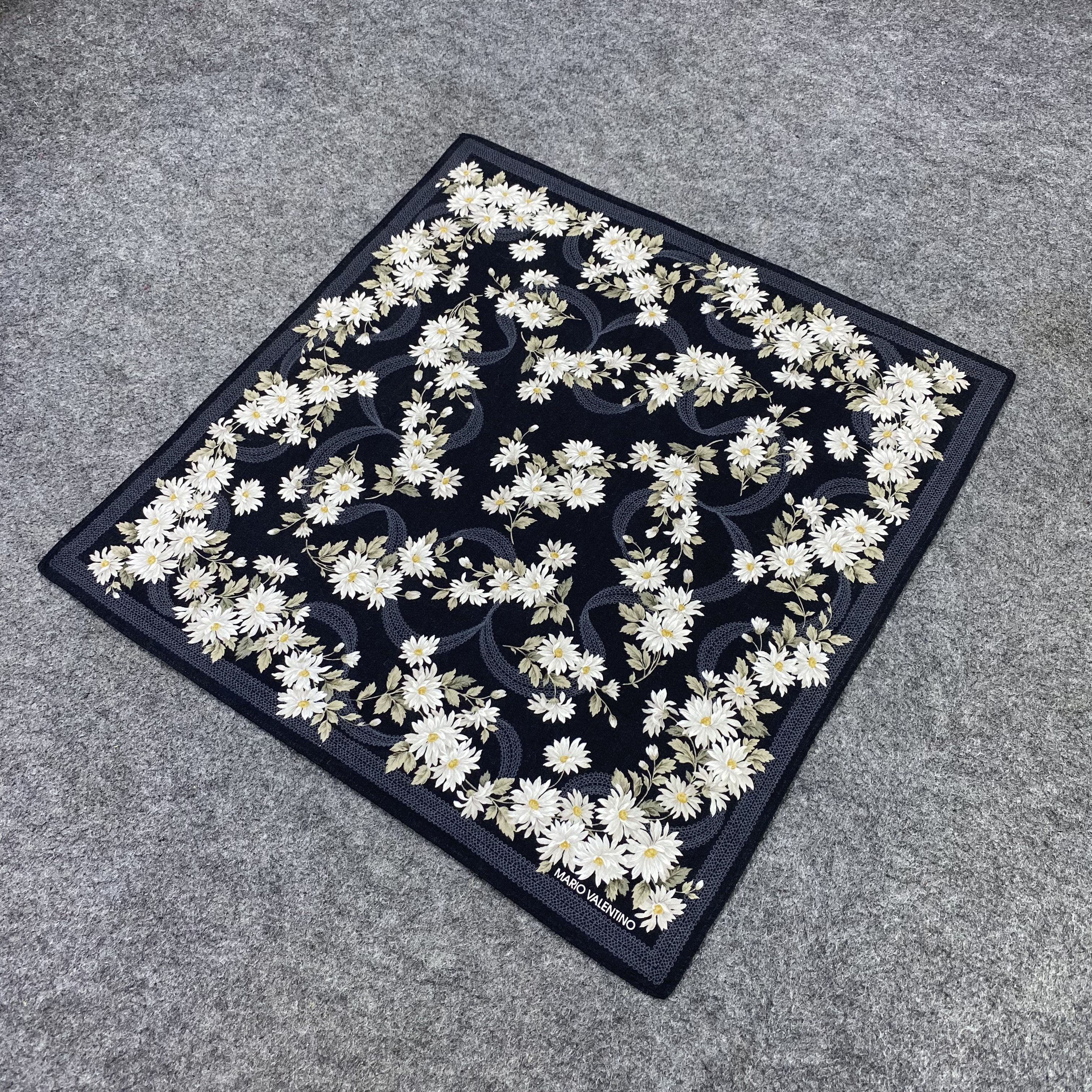 Mario Valentino Mario Valentino Handkerchief / Bandana / Neckerchief-B2213 Size ONE SIZE - 4 Thumbnail