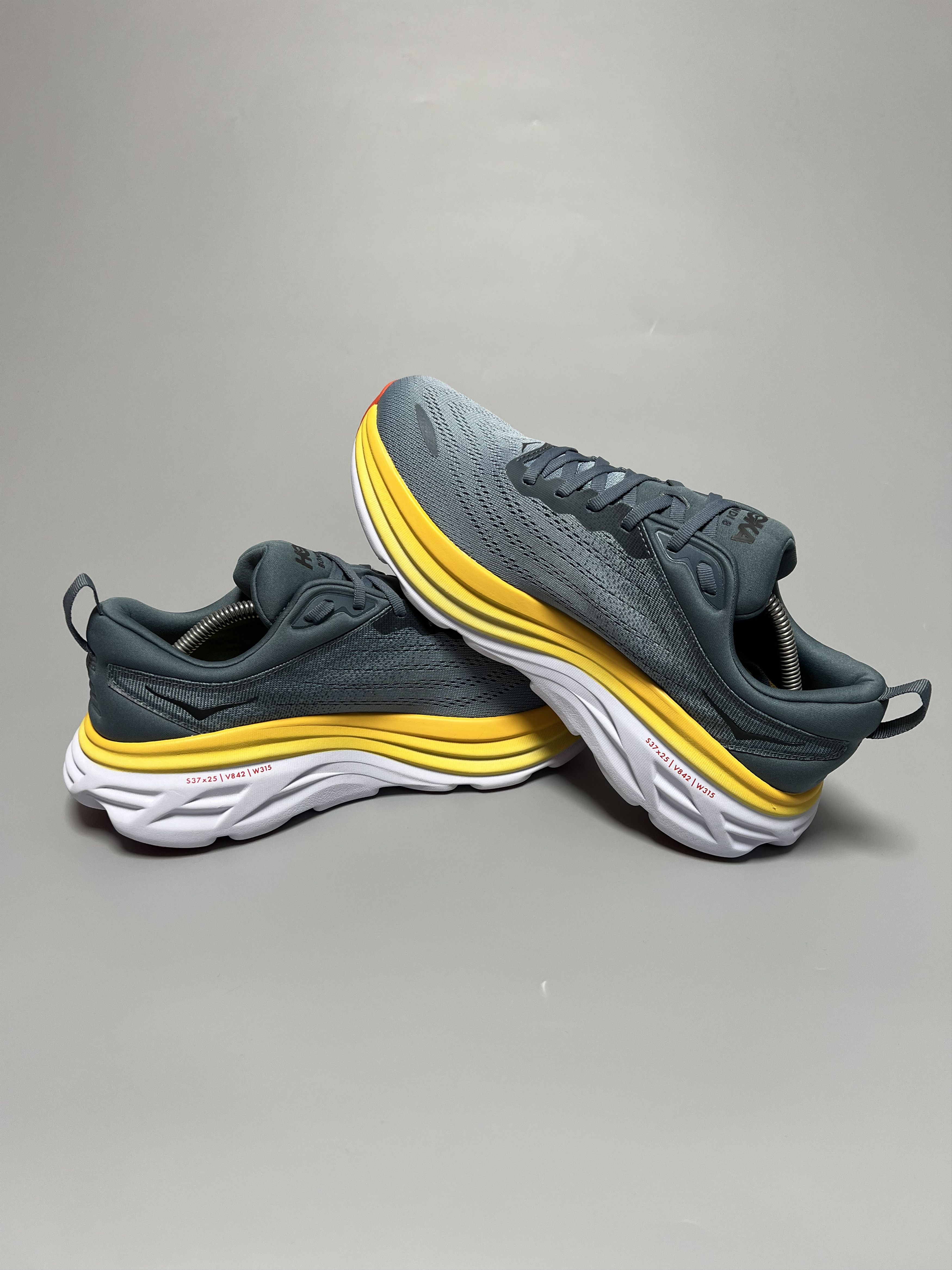 Hoka 9.5 EE Hoka One One Bondi 8 Wide Running Shoes Gym Walking Size US 9.5 / EU 42-43 - 5 Thumbnail