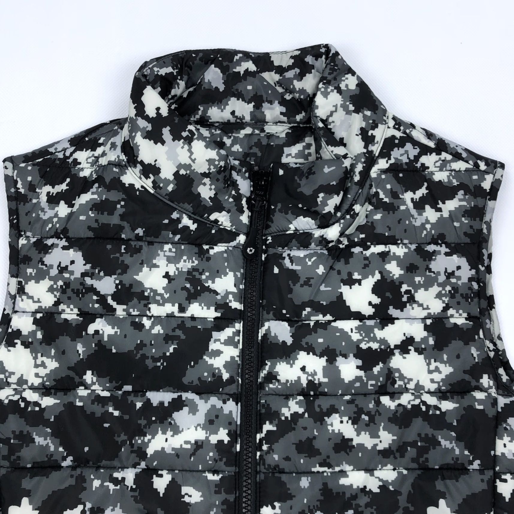 Vintage VINTAGE? No (not vintage) iBKUL Women's Puffer Vest M Digital Camo Polartec Power Fill Full Zip Shirt? Size M / US 6-8 / IT 42-44 - 2 Thumbnail