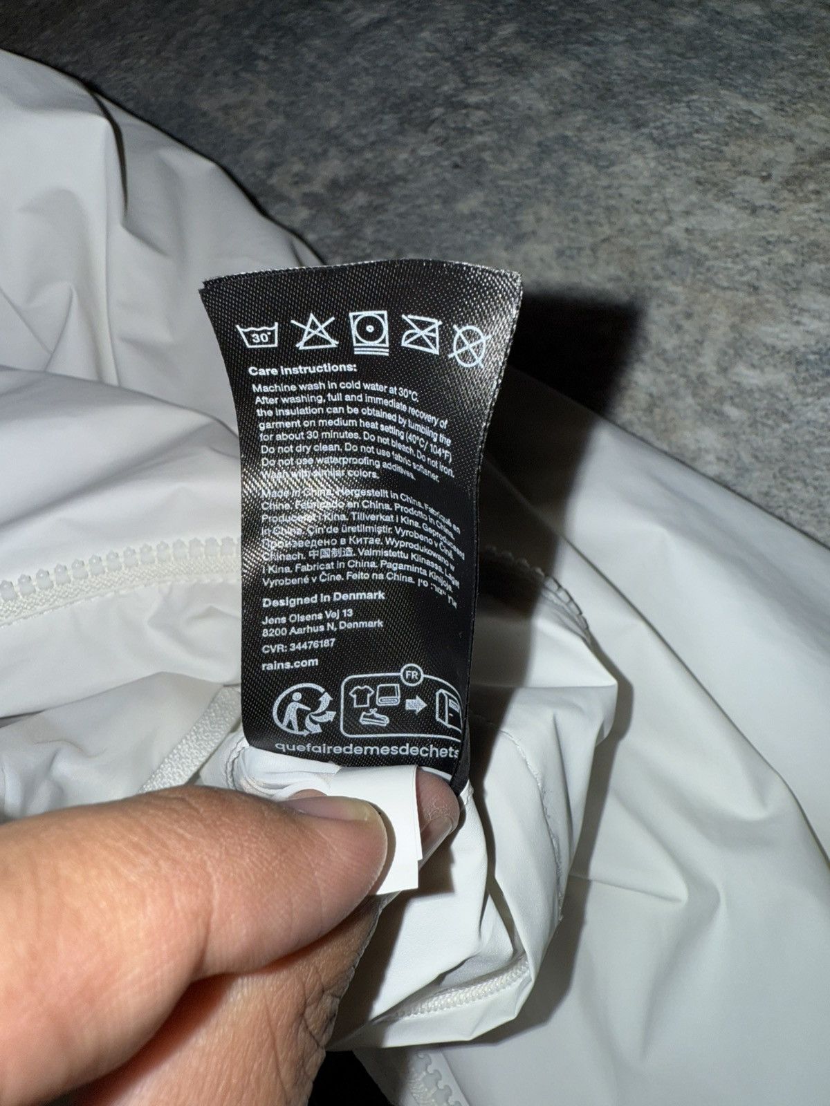 Rains Rains Lohja Insulated Jacket - LARGE Size US L / EU 52-54 / 3 - 11 Thumbnail