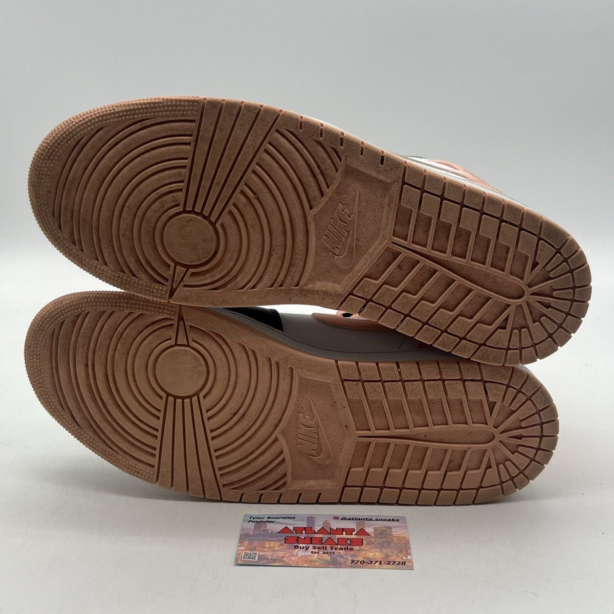 Nike Air Jordan 1 mid crimson tint Size US 10.5 / EU 43-44 - 7 Thumbnail