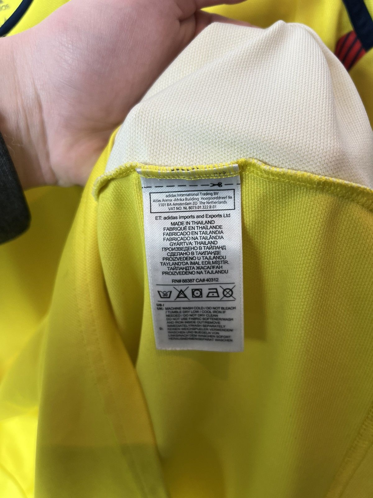 Adidas Vintage 2017 Adidas Columbia Soccer football home jersey Size US M / EU 48-50 / 2 - 11 Thumbnail