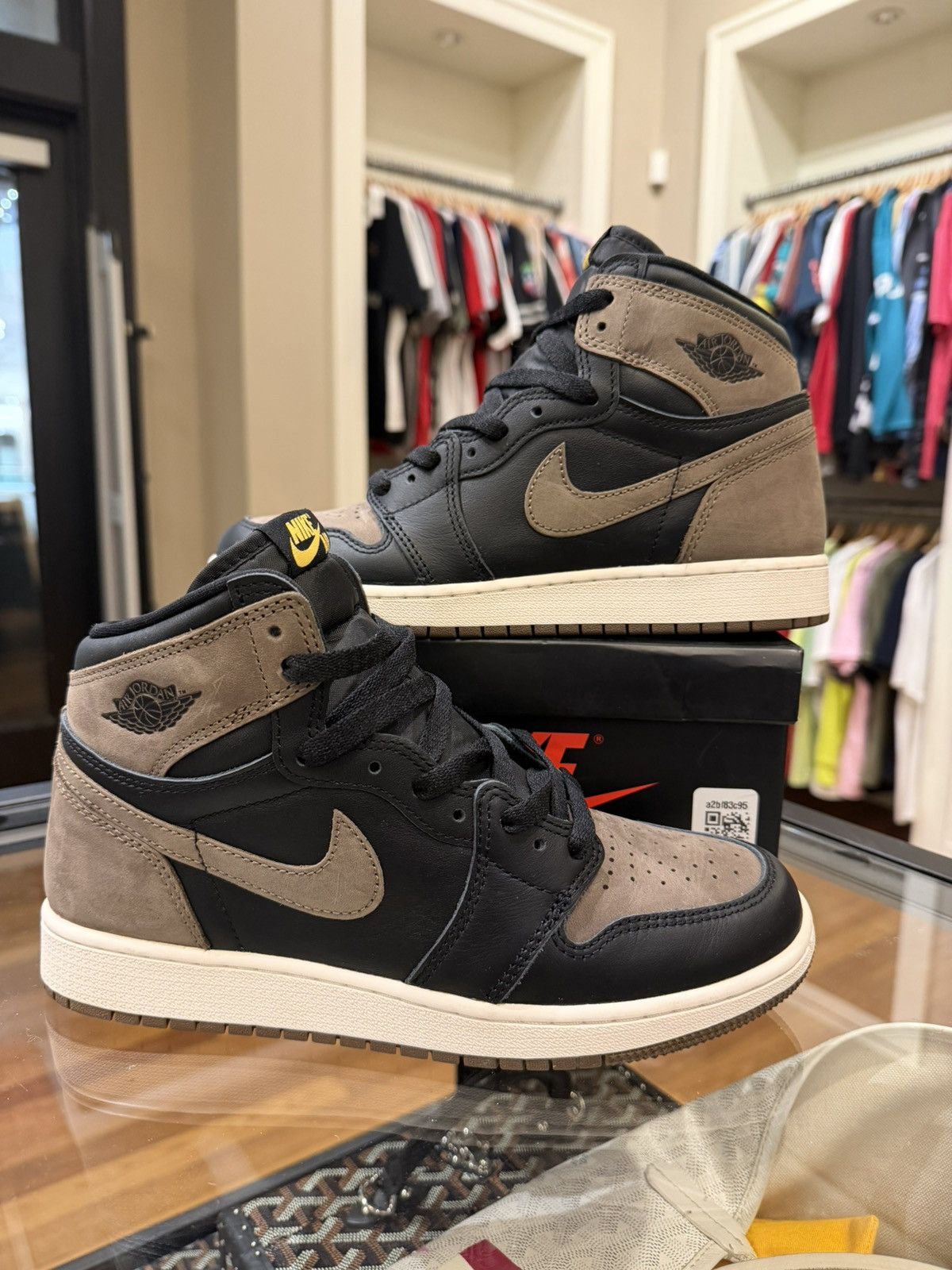 Jordan Brand Jordan 1 Retro High ‘Palomino’ GS Size US 7 / EU 40 - 1 Thumbnail