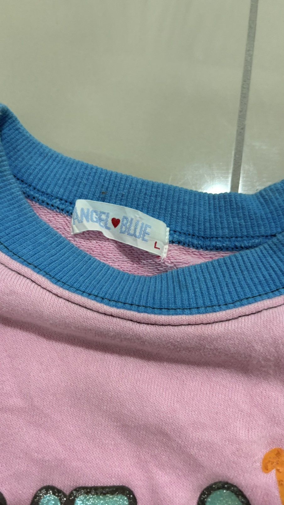 Angel Blue Angel Blue sweatshirt smile Size US L / EU 52-54 / 3 - 4 Thumbnail