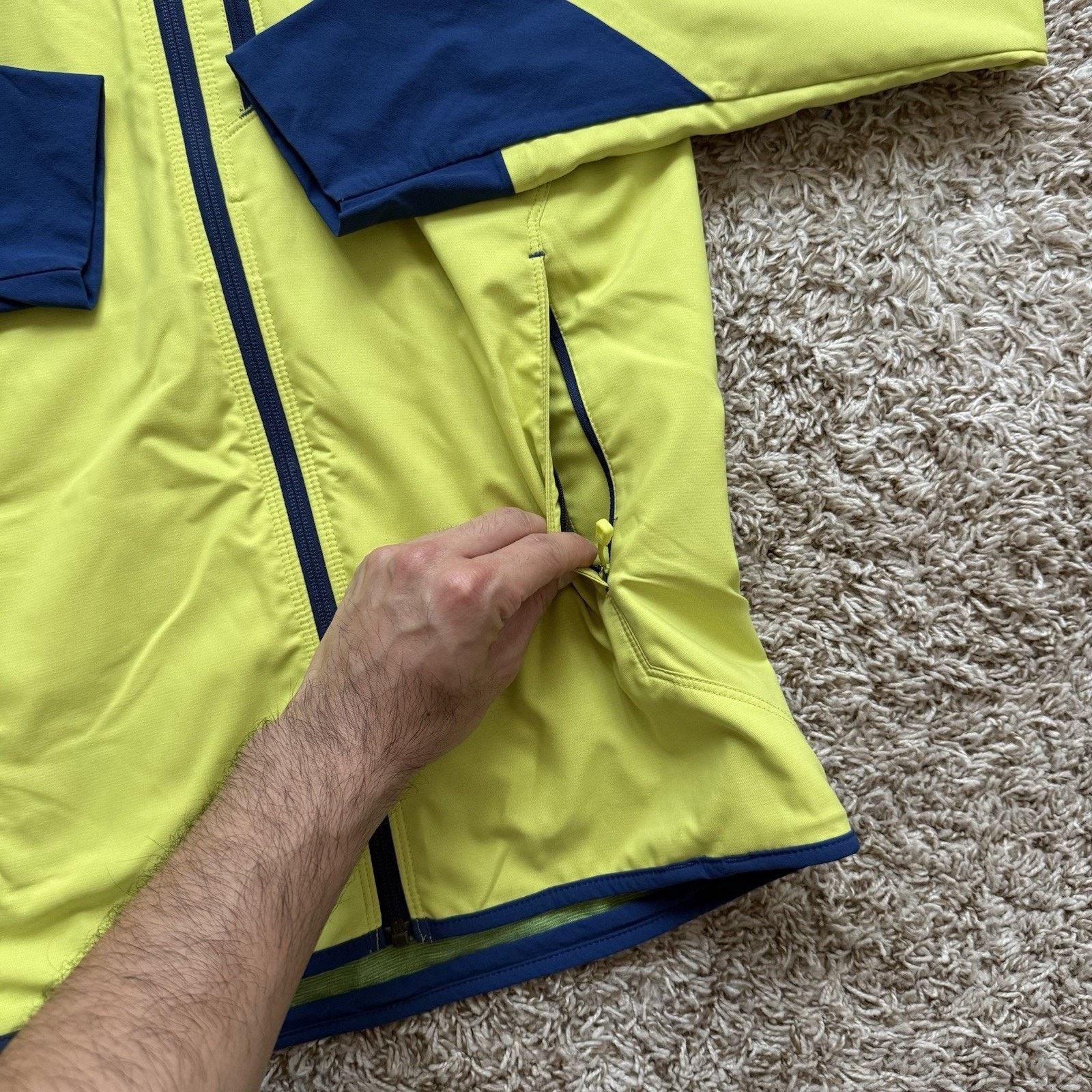Patagonia Patagonia Levitation Hoody Soft Shell Jacket Neon Yellow Size US XS / EU 42 / 0 - 5 Thumbnail