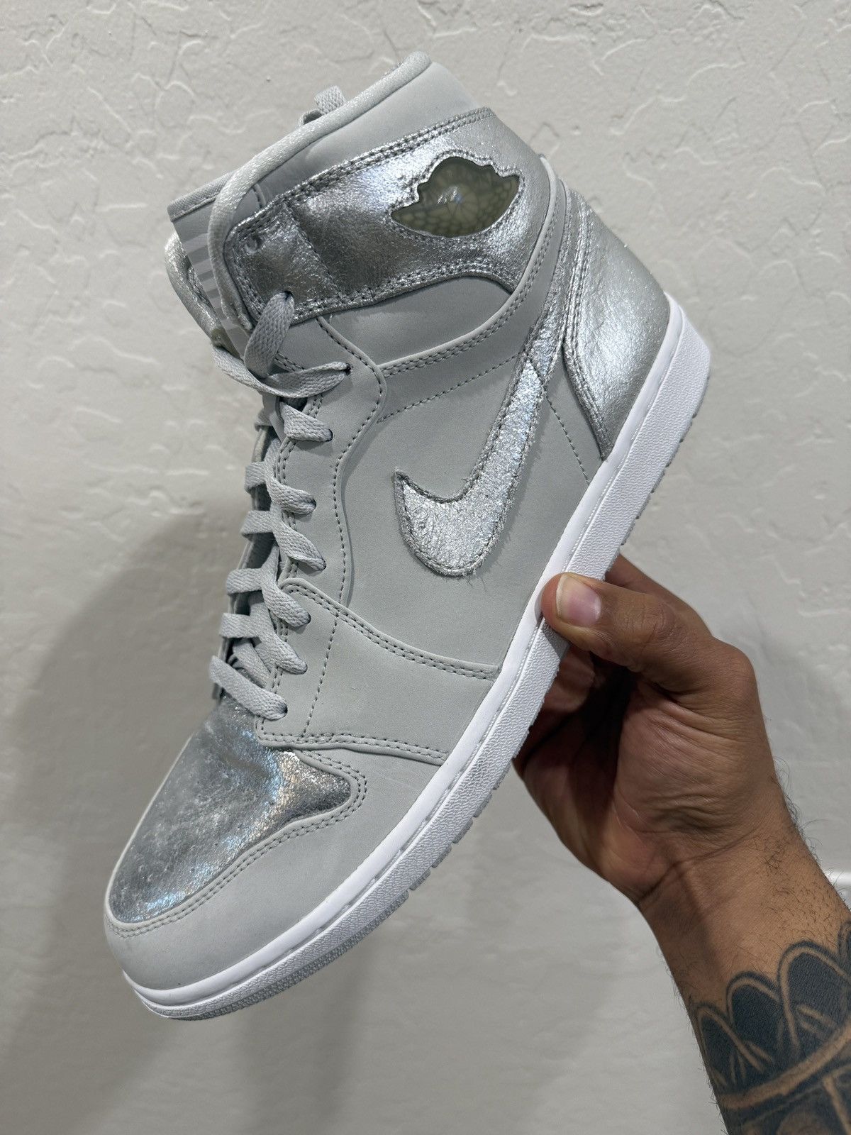 Nike Jordan 1 Retro Silver High 25th Anniversary - DS OG All Size US 13 / EU 46 - 1 Thumbnail