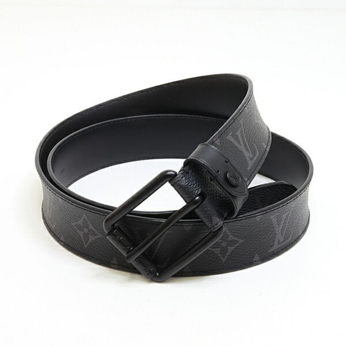 Louis Vuitton Men's Black Leather Voyager 35 MM Belt size 34 / 85 cm