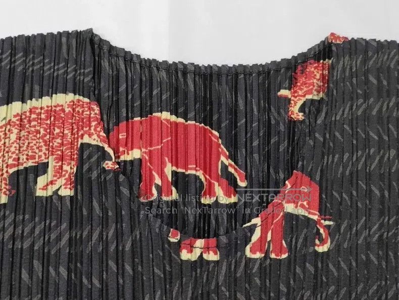 Issey Miyake Issey Miyake Vintage Black Elephant Print Ruched Top Size L / US 10 / IT 46 - 3 Thumbnail