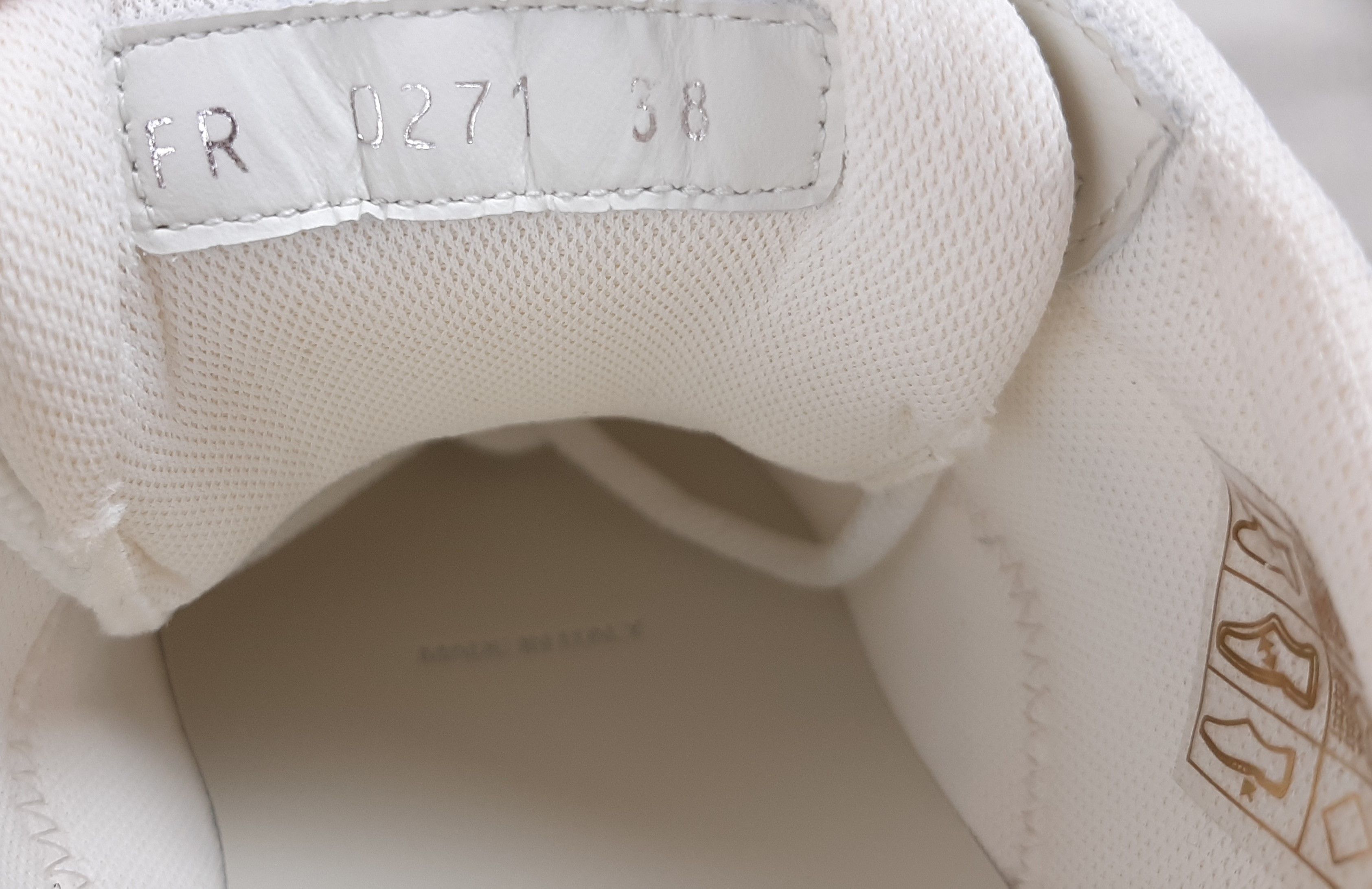 Givenchy Givenchy GIV 1 Sneakers Women's White Size US 8 EU 38 Size US 8 / IT 38 - 14 Thumbnail