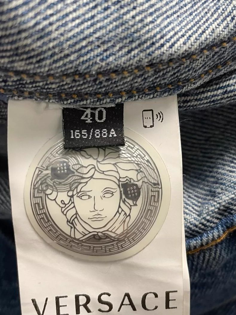 Versace Versace Embroidered denim jacket Size M / US 6-8 / IT 42-44 - 4 Thumbnail