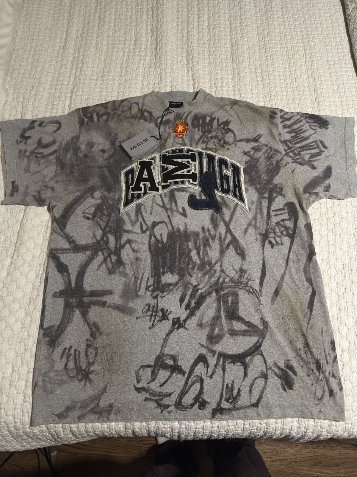 BALENCIAGA skater グラフィティTシャツ ユニセックス グレー BALENCIAGA skater グラフィティTシャツ ユニセックス グレー