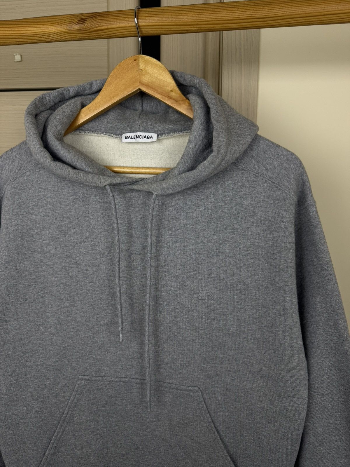 Balenciaga Balenciaga grey croped minimalist logo BB oversized hoodie Size XS / US 0-2 / IT 36-38 - 4 Thumbnail