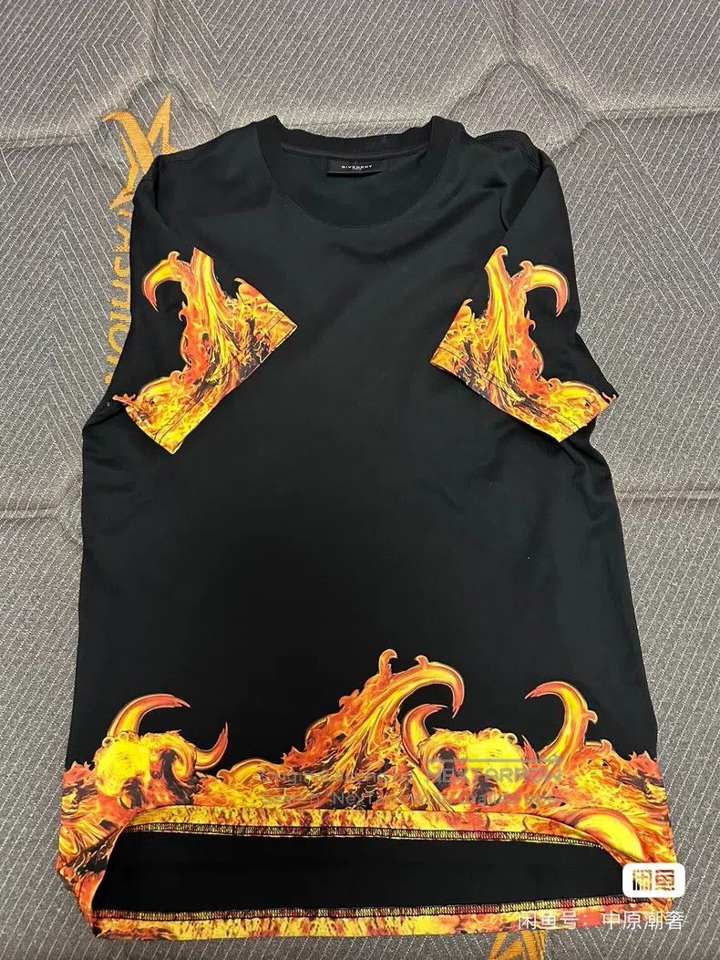 Other Givenchy Flame Short Sleeve S, No Accessories Size US S / EU 44-46 / 1 - 9 Thumbnail