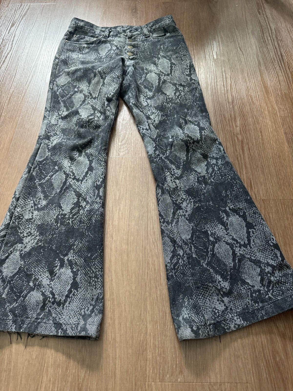 Tornado Mart Tornado Mart Snake pattern Flare Jeans Size US 29 - 1 Thumbnail